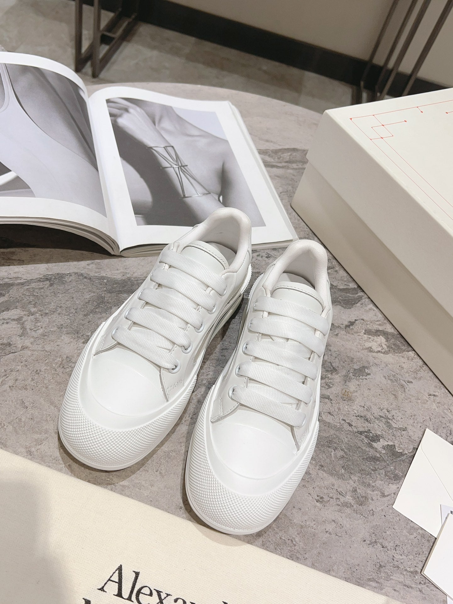 LuxluxHouse Best Quality Shoes Alexander McQueen
