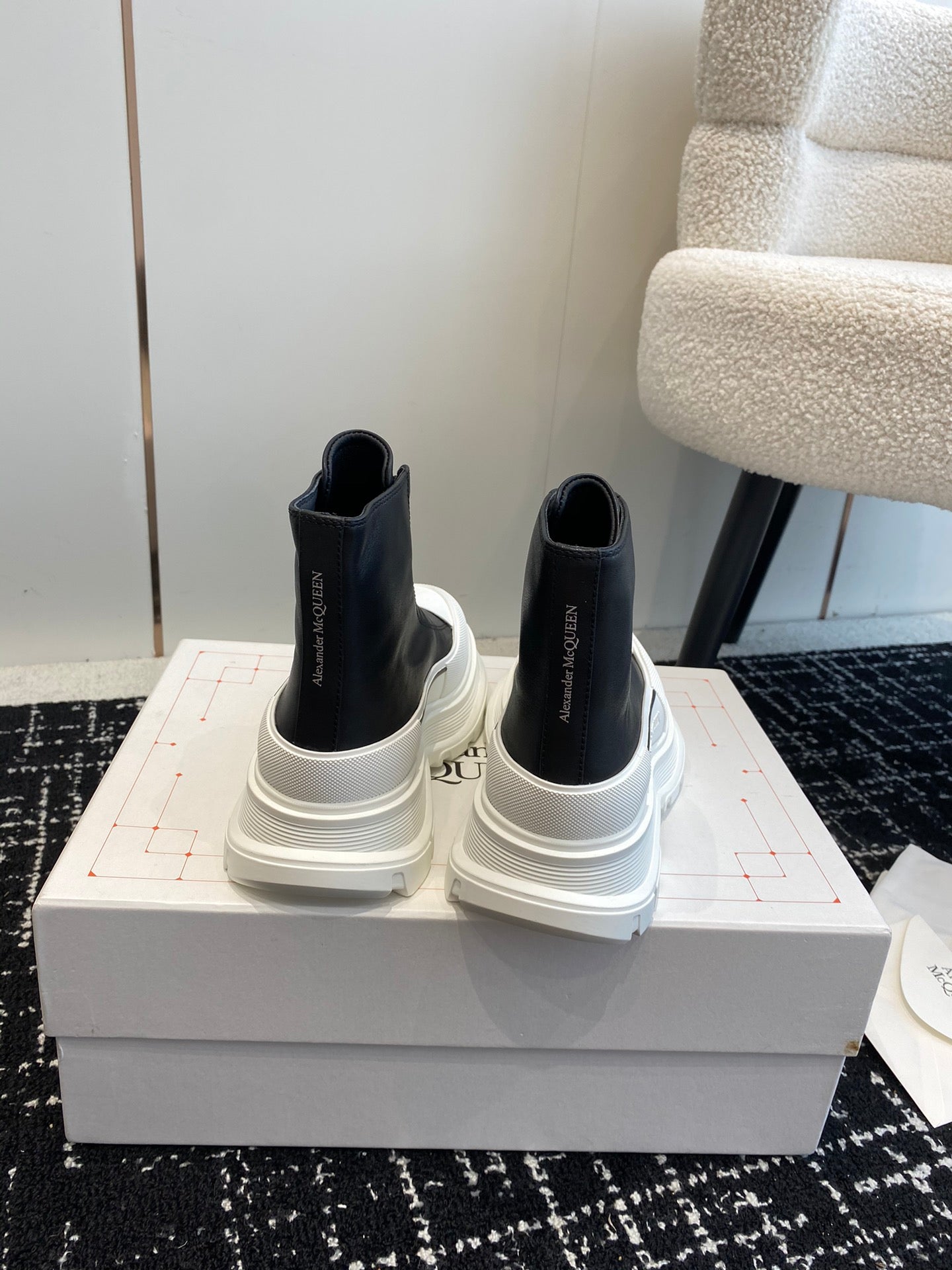 LuxluxHouse Best Quality Shoes Alexander McQueen