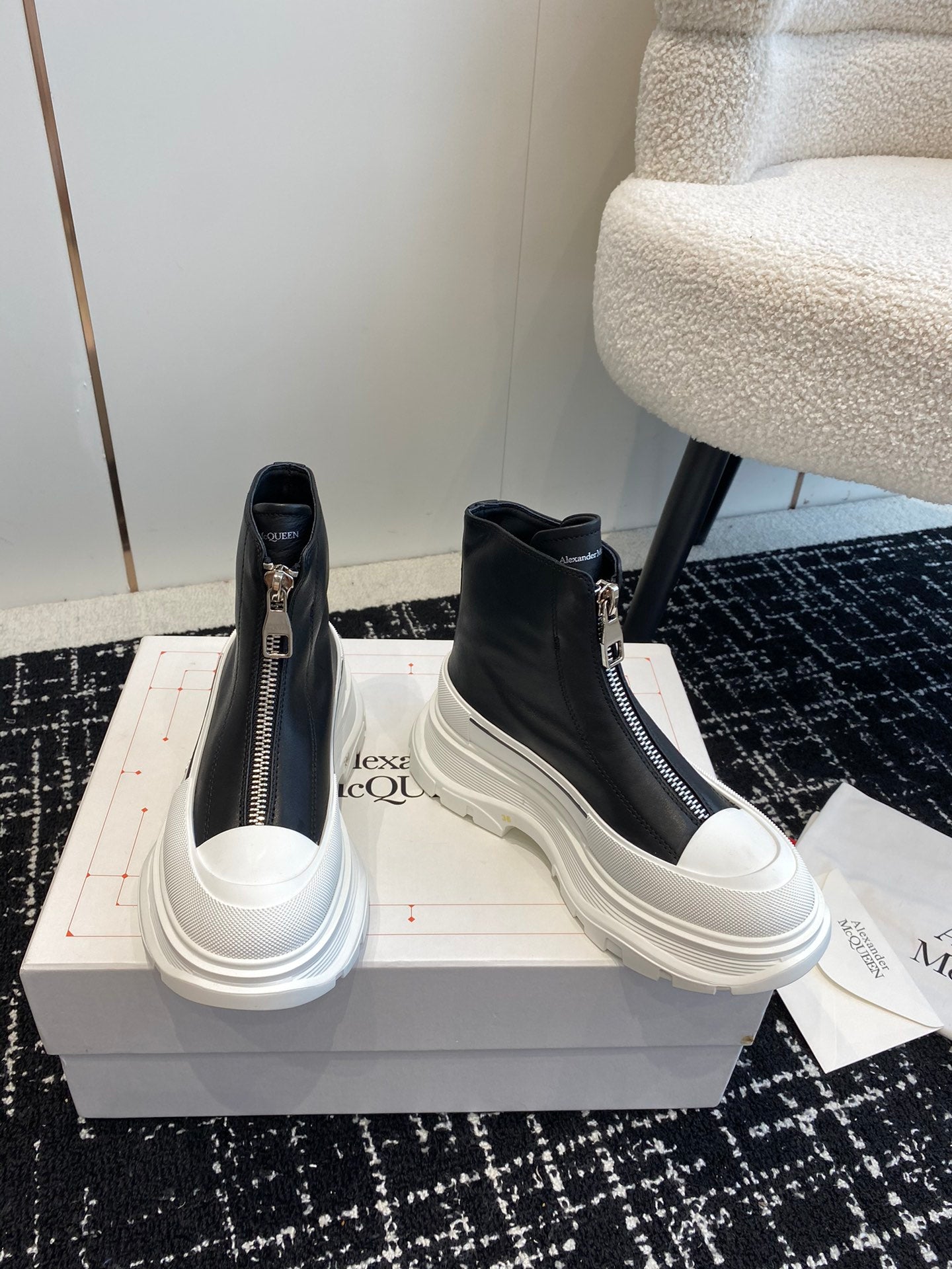 LuxluxHouse Best Quality Shoes Alexander McQueen