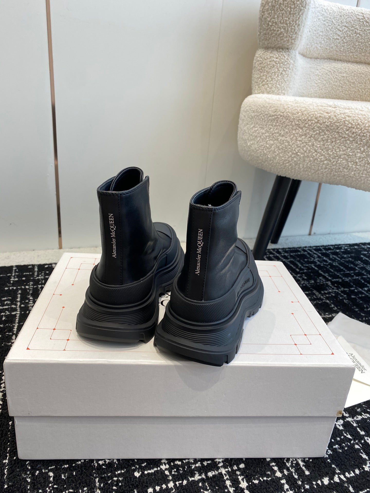 LuxluxHouse Best Quality Shoes Alexander McQueen