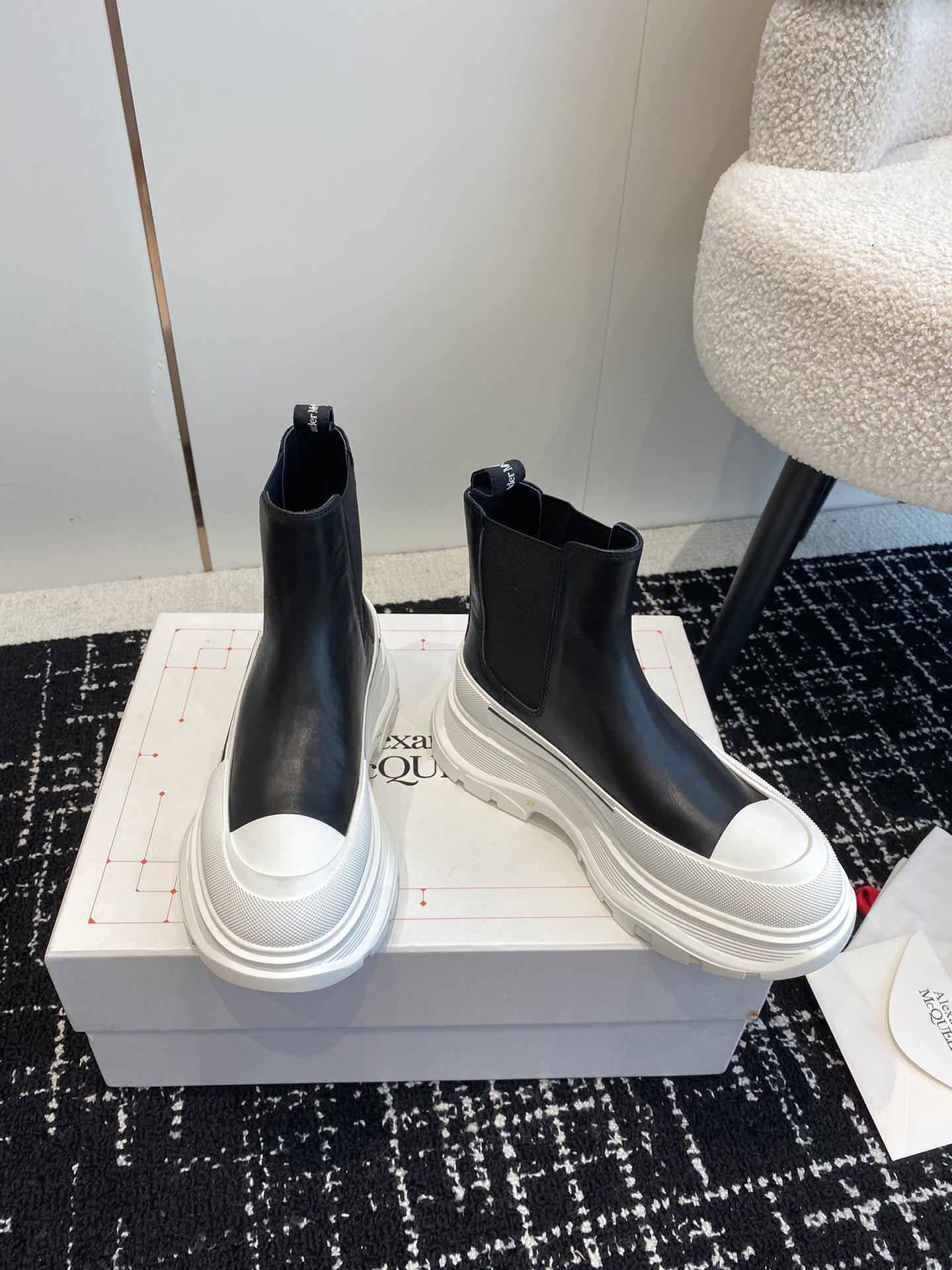 LuxluxHouse Best Quality Shoes Alexander McQueen