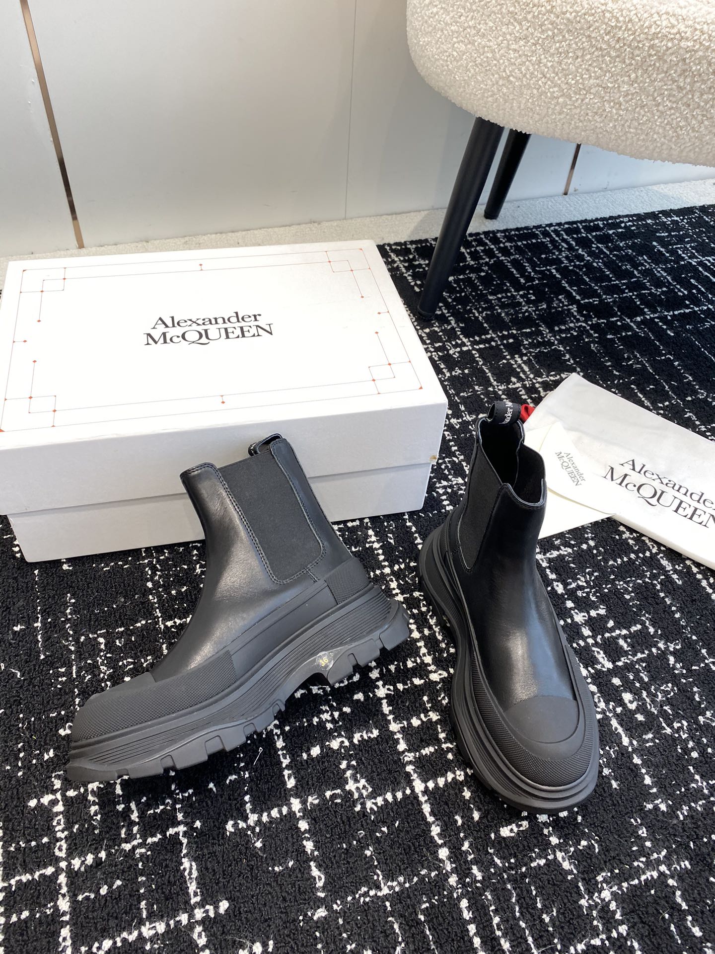 LuxluxHouse Best Quality Shoes Alexander McQueen