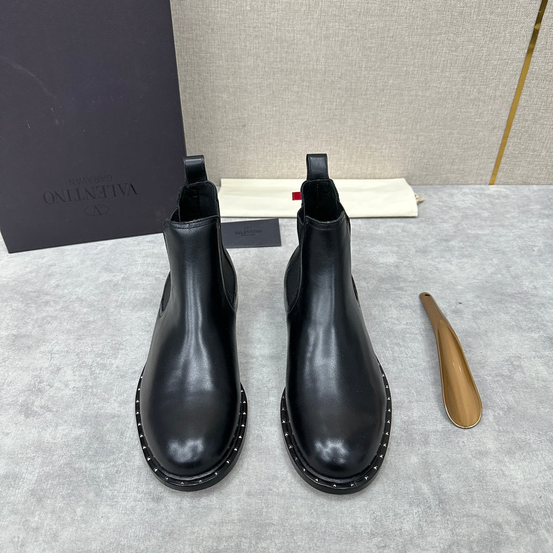 LuxluxHouse Best Quality Shoes Valentino