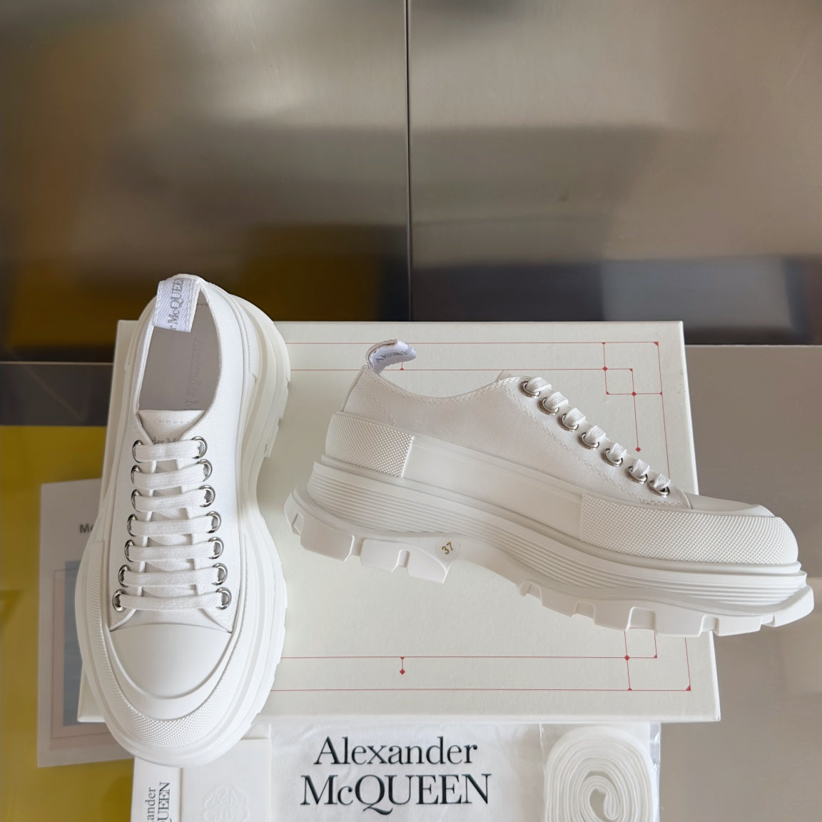 LuxluxHouse Best Quality Shoes Alexander McQueen