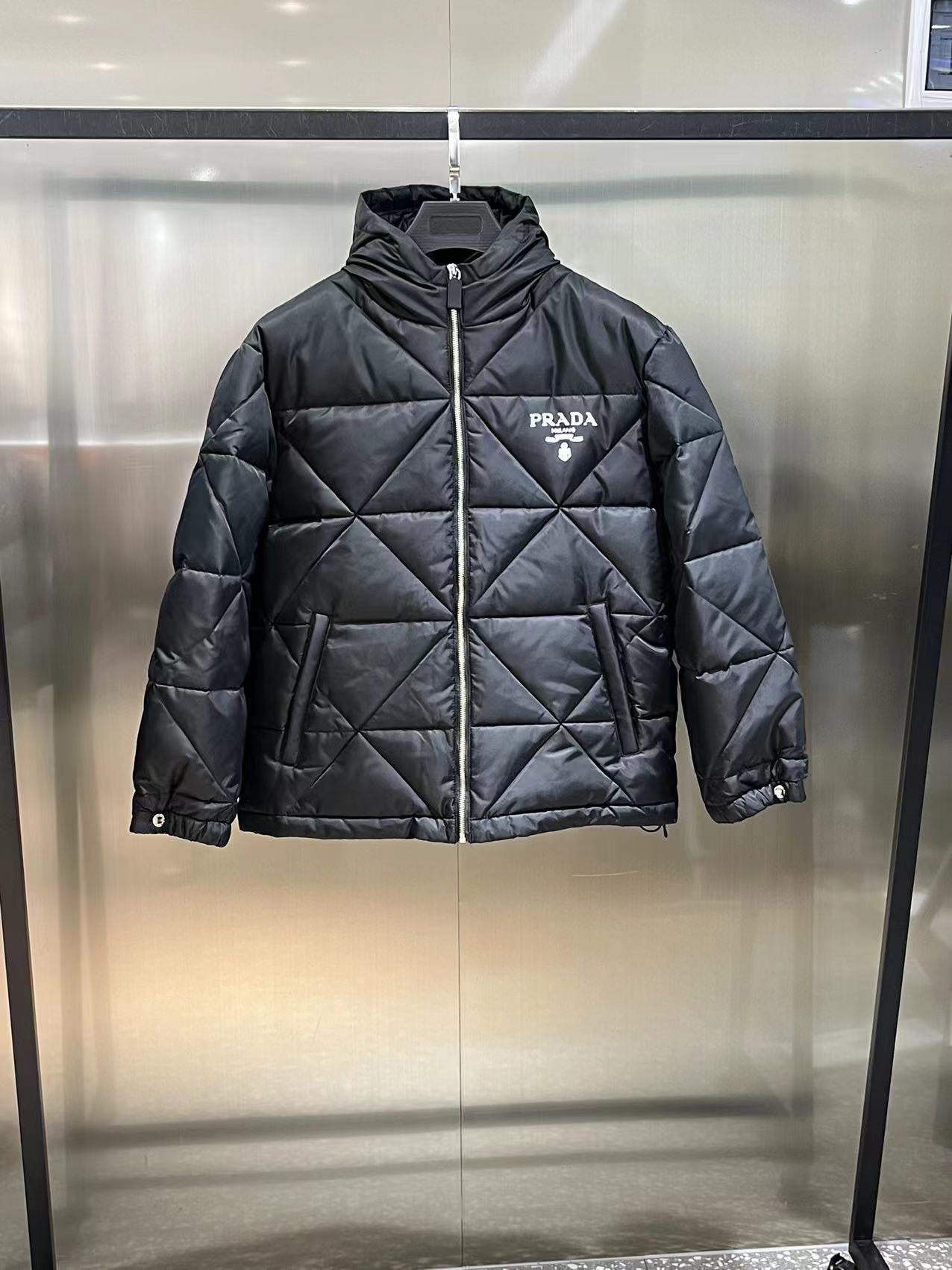 LuxluxHouse Prada Coats & Jackets NO.1