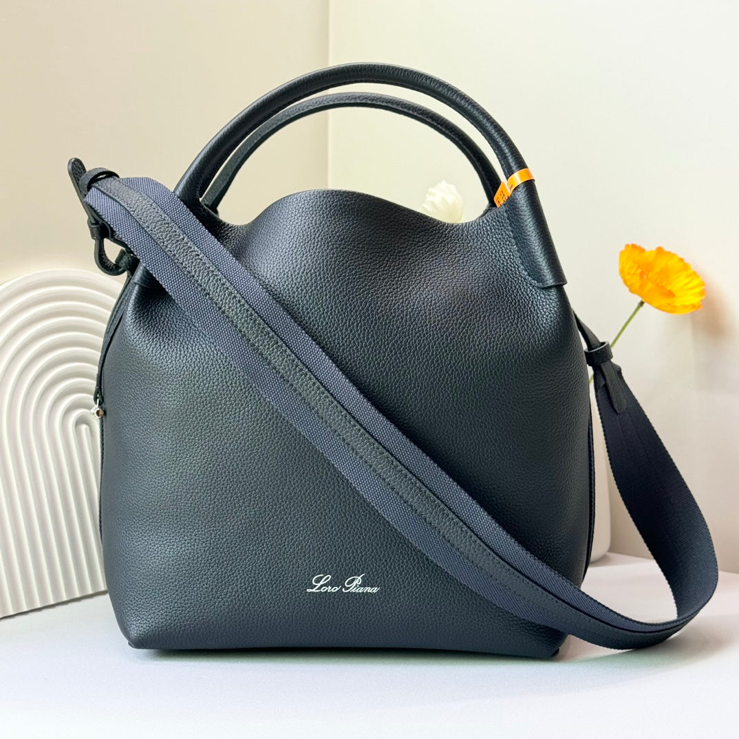 LuxluxHouse Best Quality Bags Loro Piana Women