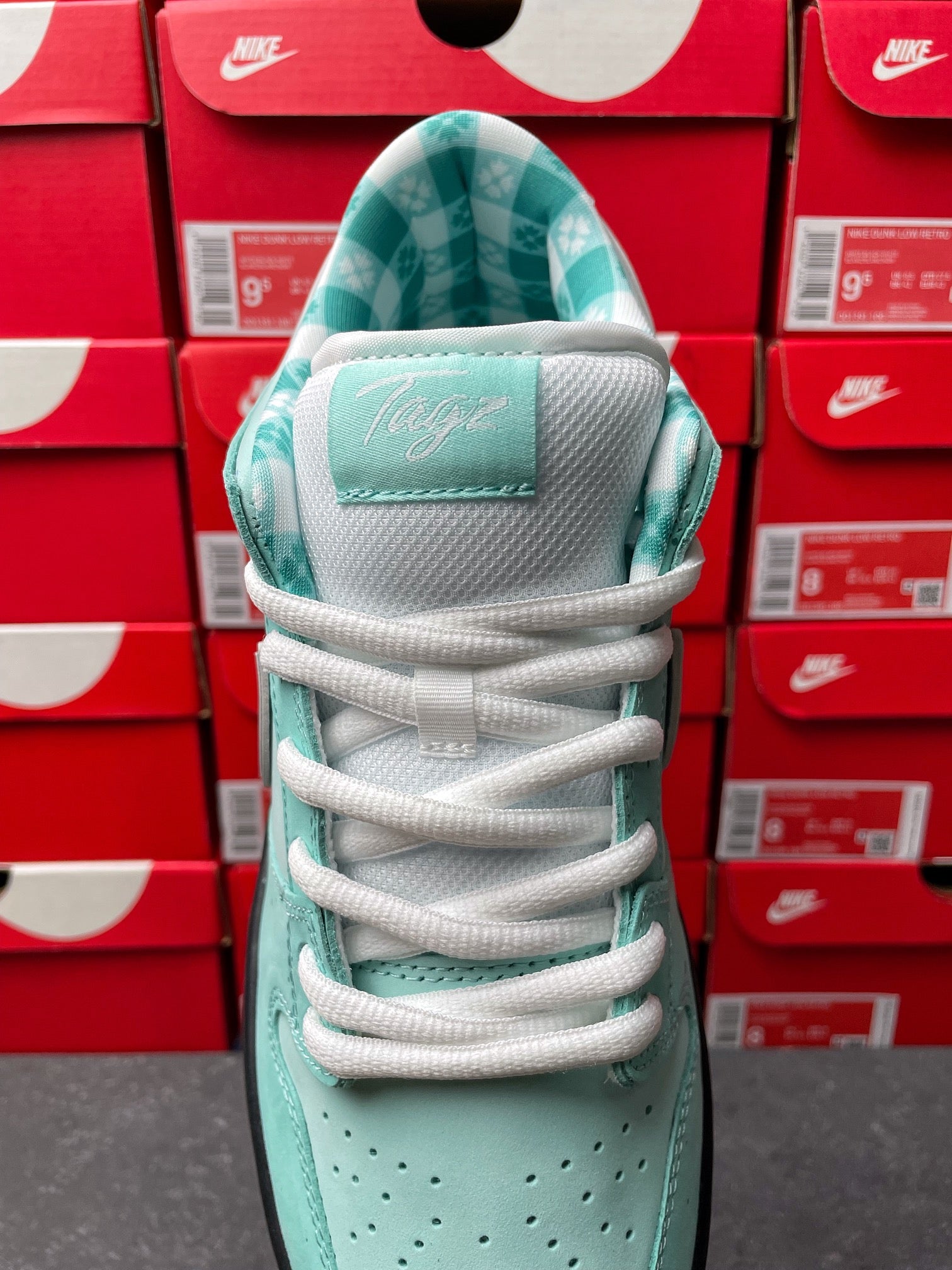 S2 Batch-Concepts x NK SB Dunk Low "Tiffany Lobster"