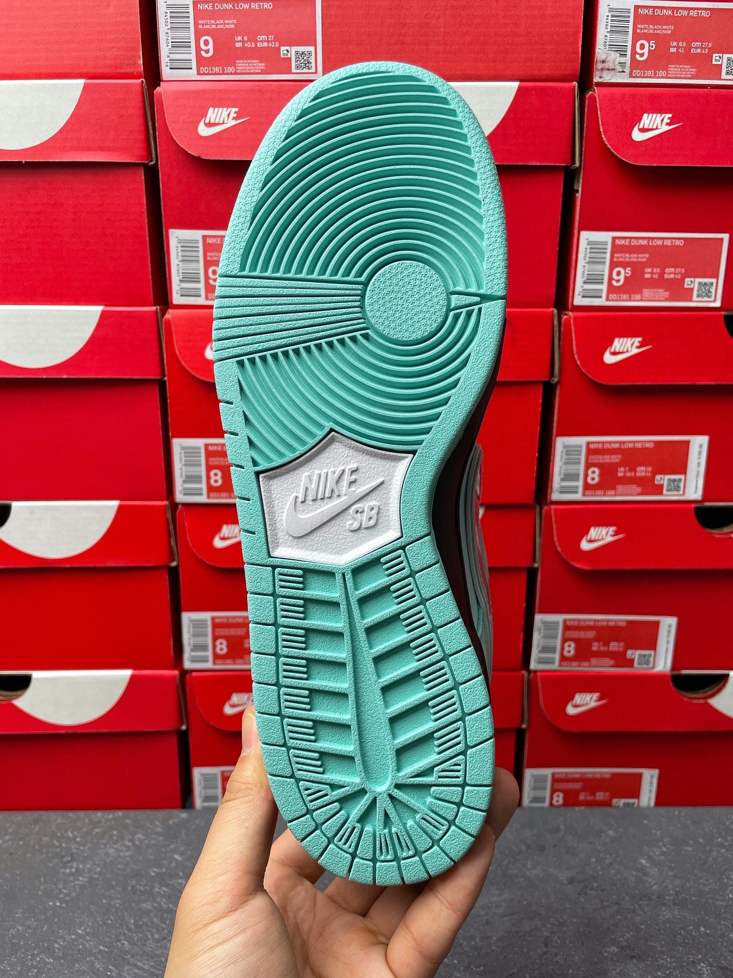 S2 Batch-Concepts x NK SB Dunk Low "Tiffany Lobster"