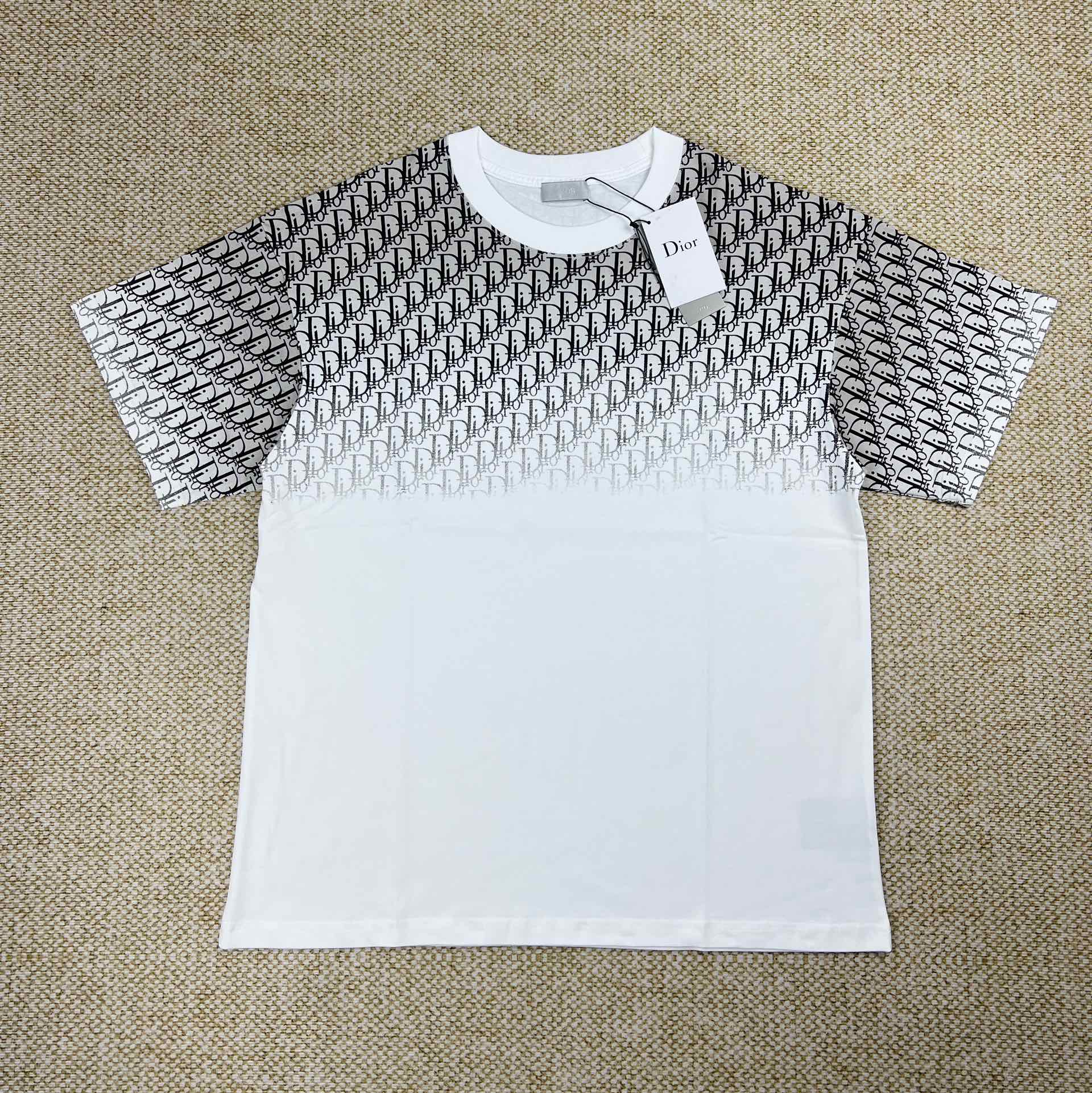 LuxluxHouse Dior T-shirt NO.4