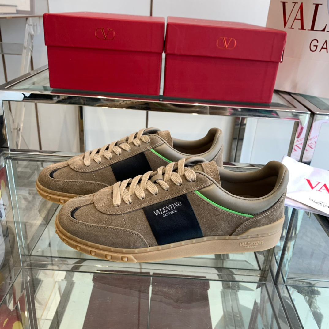 LuxluxHouse Best Quality Shoes Valentino