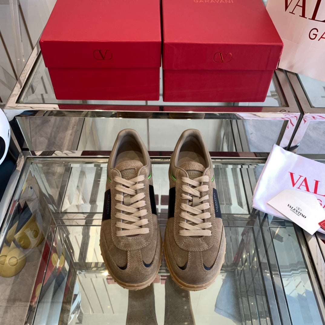 LuxluxHouse Best Quality Shoes Valentino