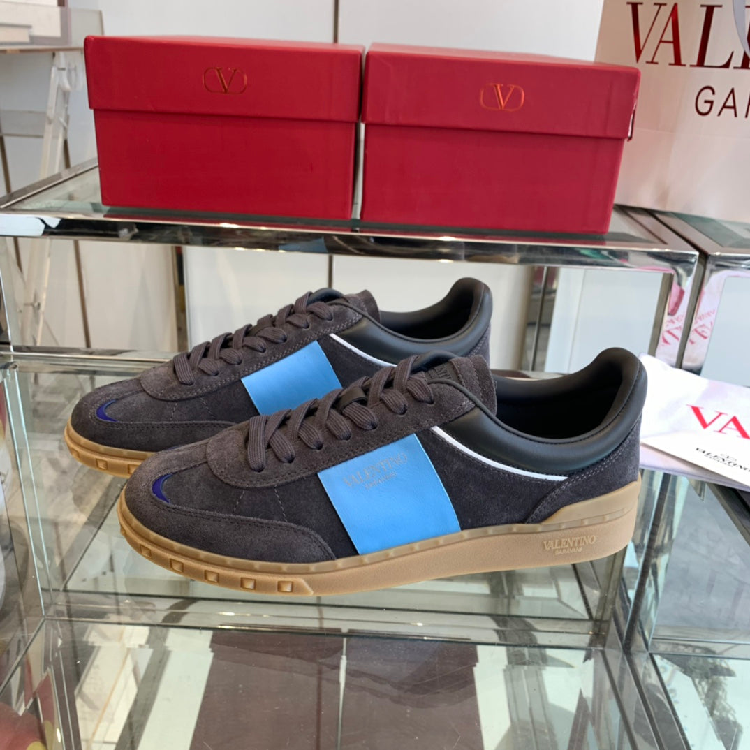 LuxluxHouse Best Quality Shoes Valentino
