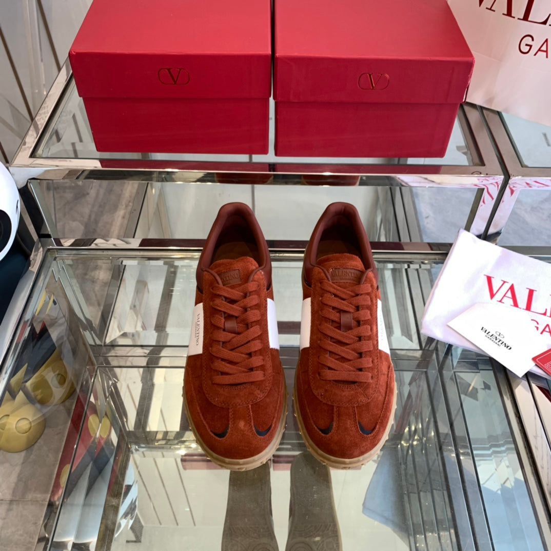 LuxluxHouse Best Quality Shoes Valentino