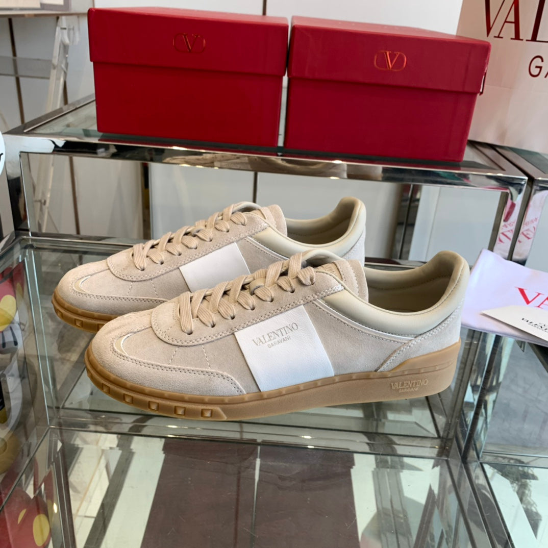 LuxluxHouse Best Quality Shoes Valentino