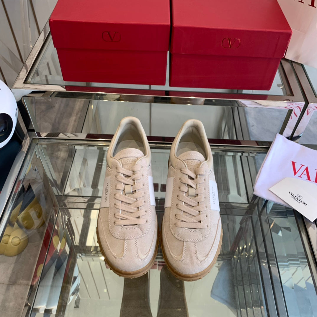 LuxluxHouse Best Quality Shoes Valentino