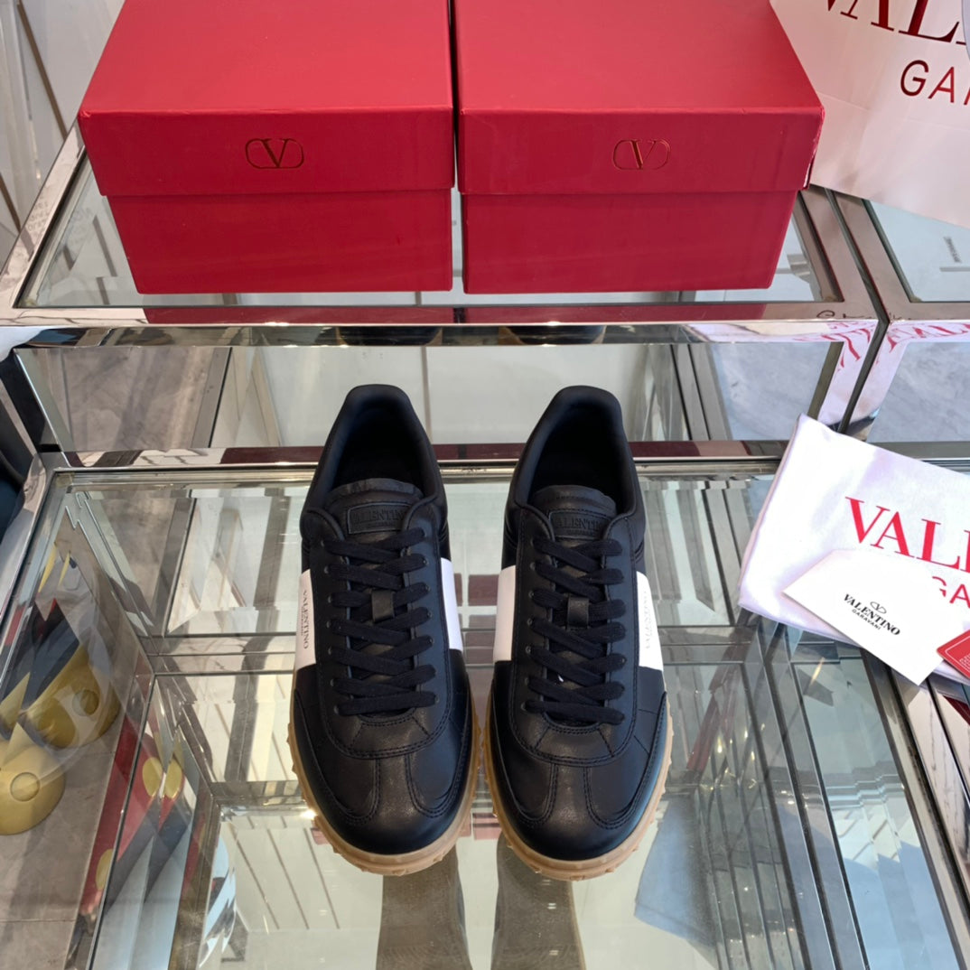 LuxluxHouse Best Quality Shoes Valentino