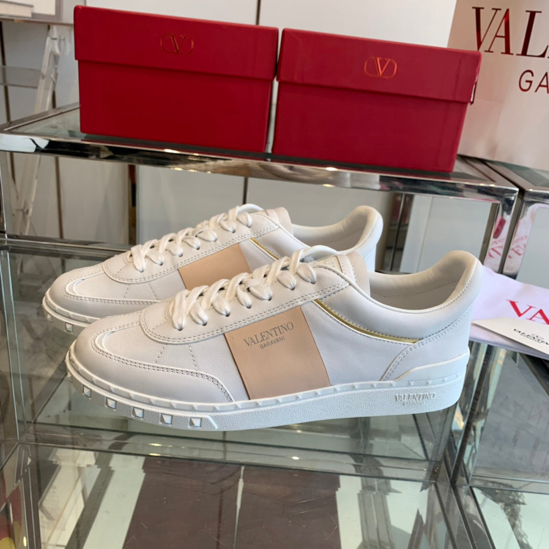 LuxluxHouse Best Quality Shoes Valentino