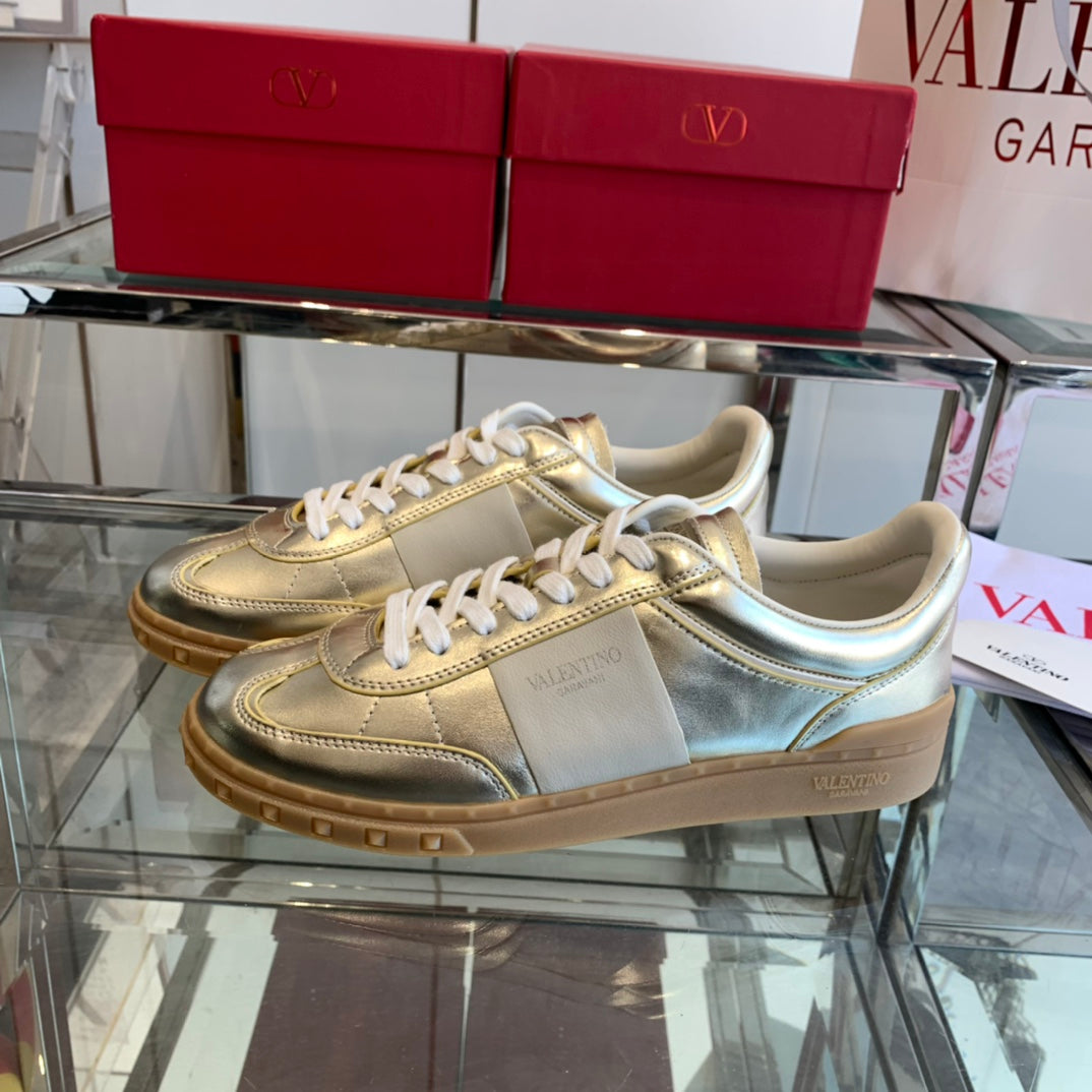 LuxluxHouse Best Quality Shoes Valentino