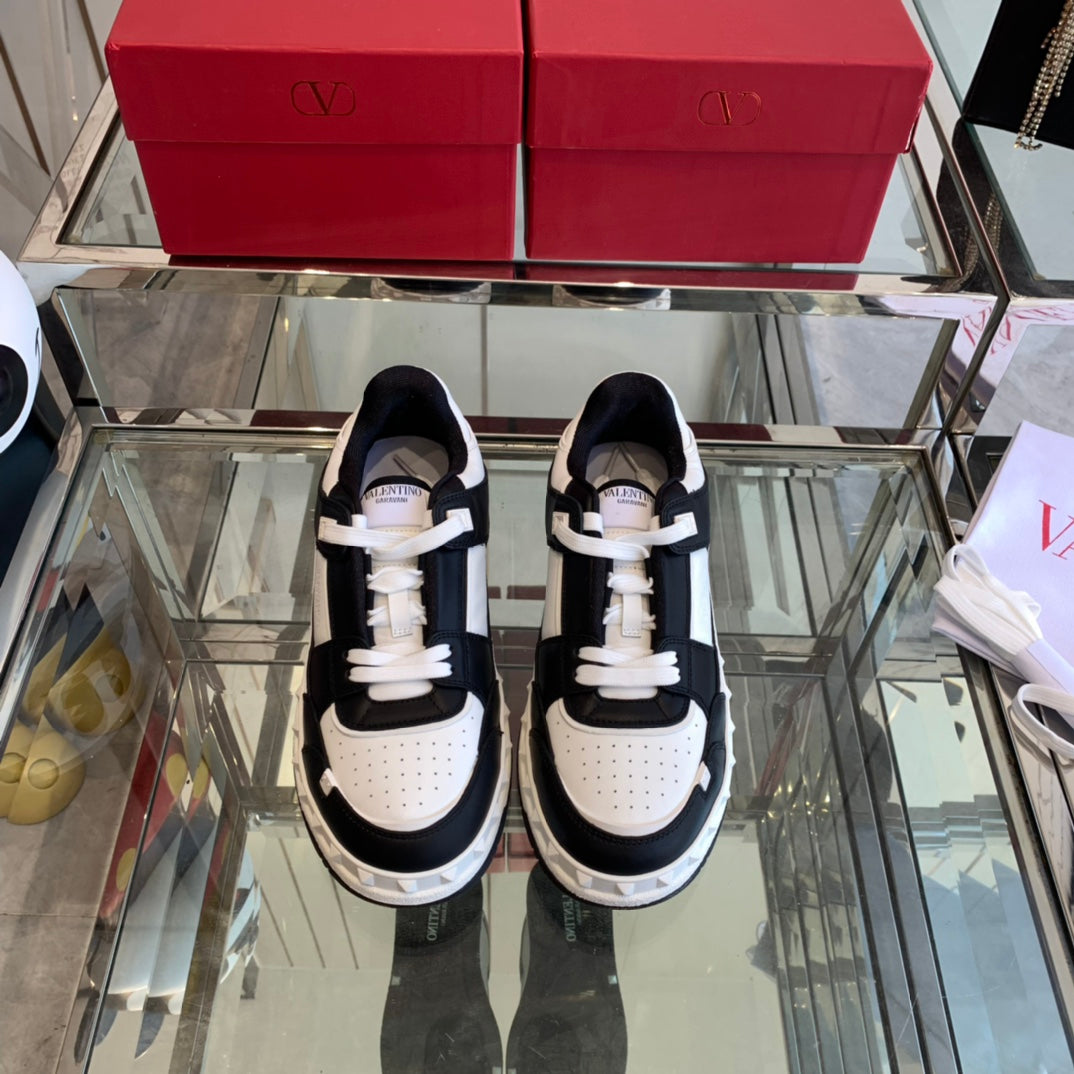 LuxluxHouse Best Quality Shoes Valentino