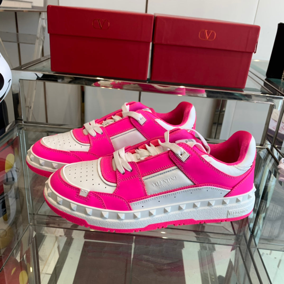 LuxluxHouse Best Quality Shoes Valentino