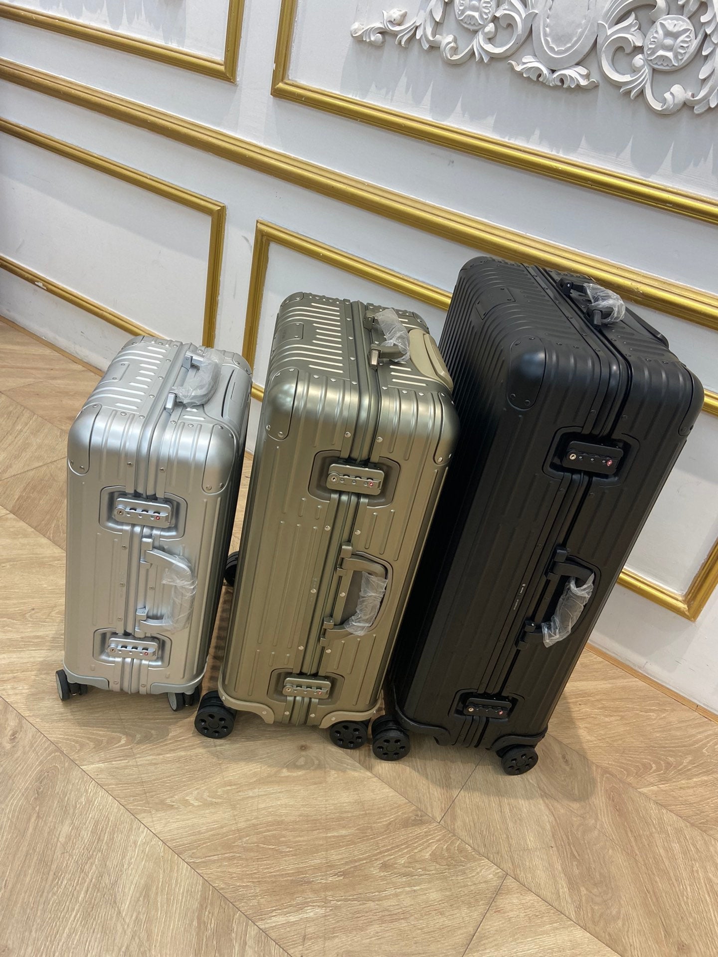 LuxluxHouse Best Quality Bags Luggage