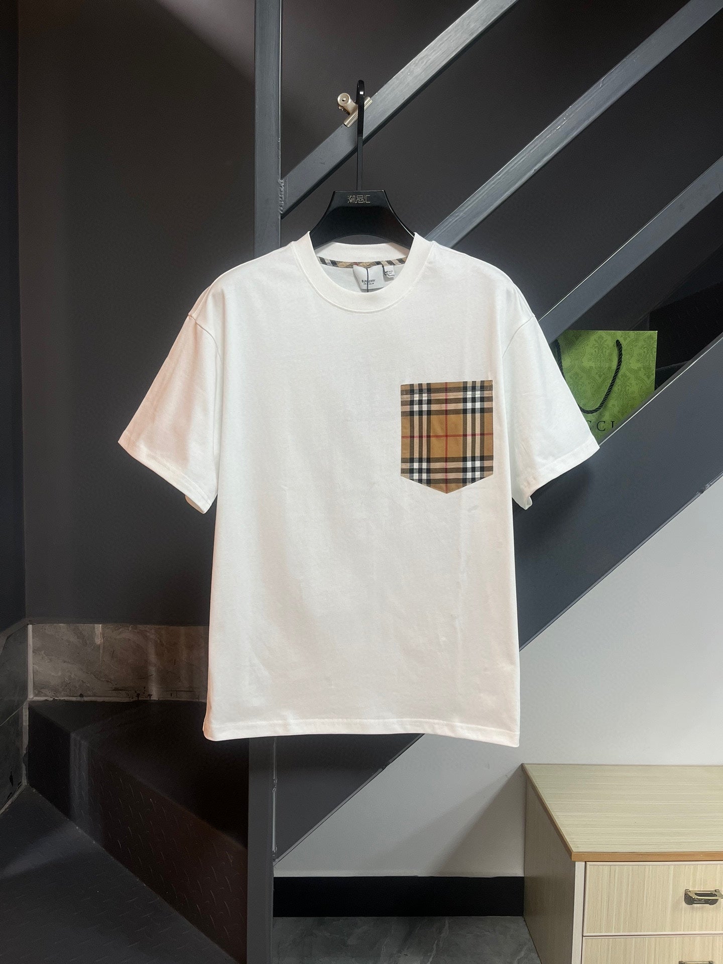 LuxluxHouse Burberry T-shirt NO.1