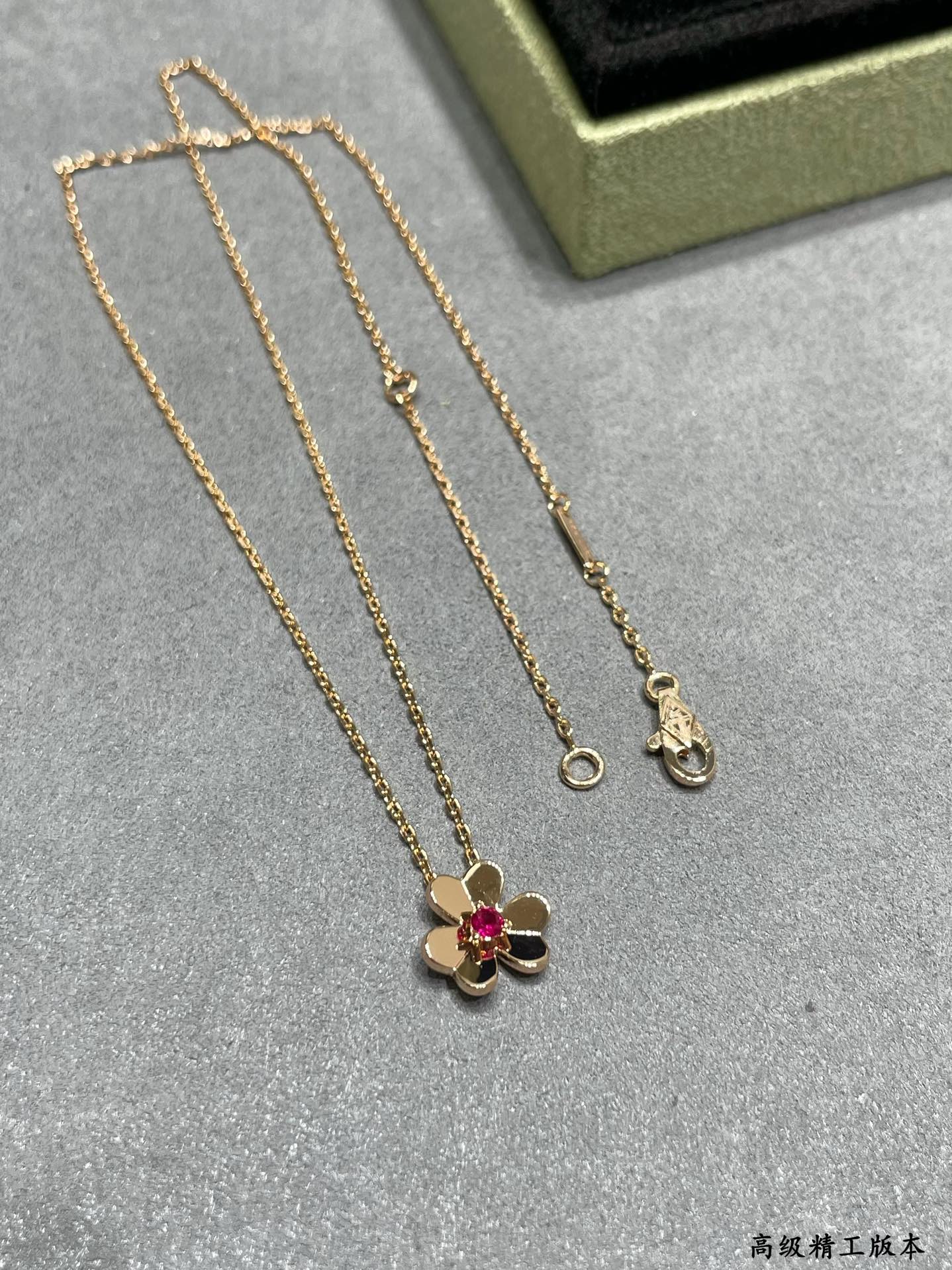 LuxluxHouse Best Quality Accessories Van Cleef & Arpels