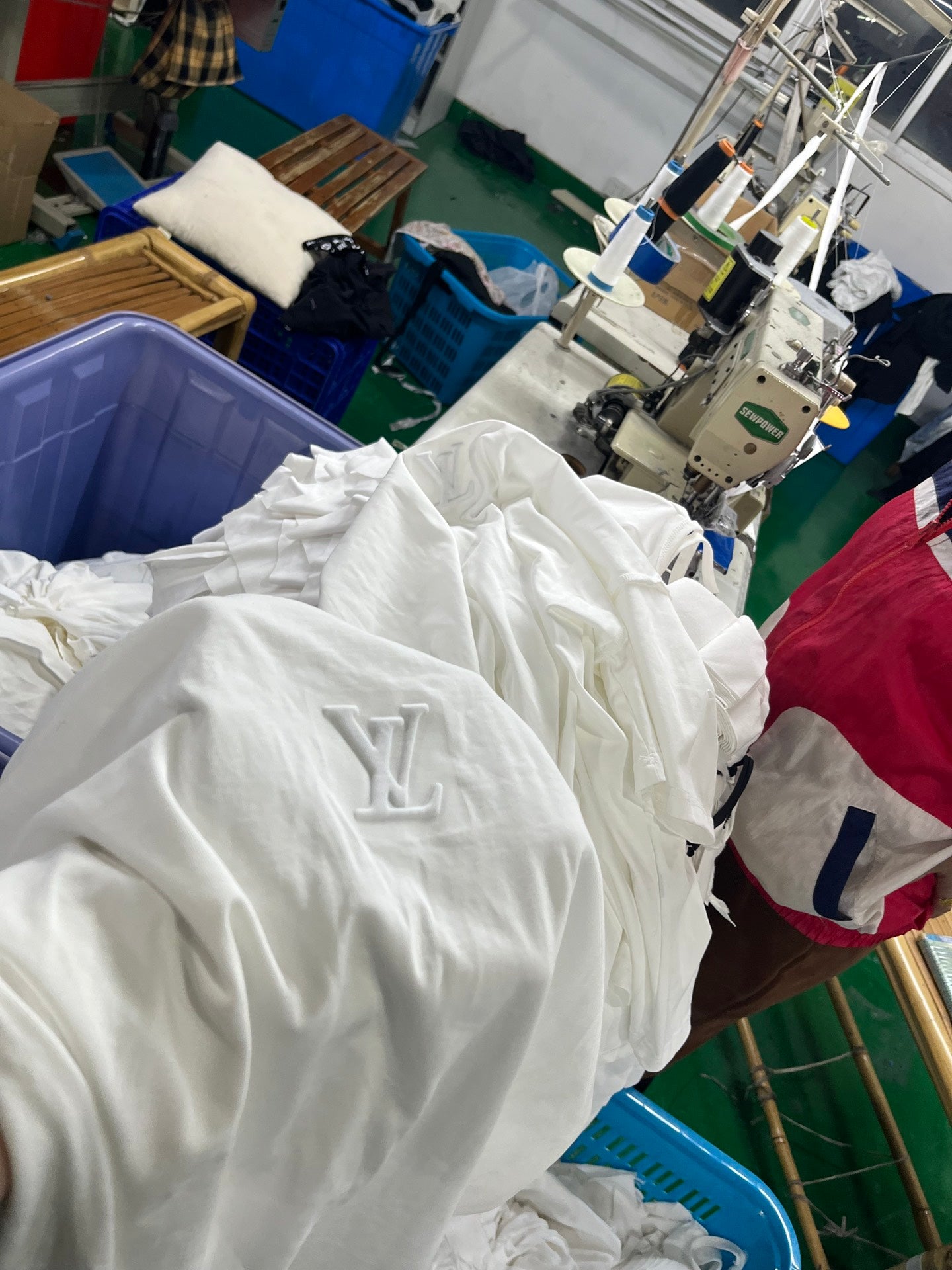 LuxluxHouse Best Quality Clothes T-shirt Louis Vuitton