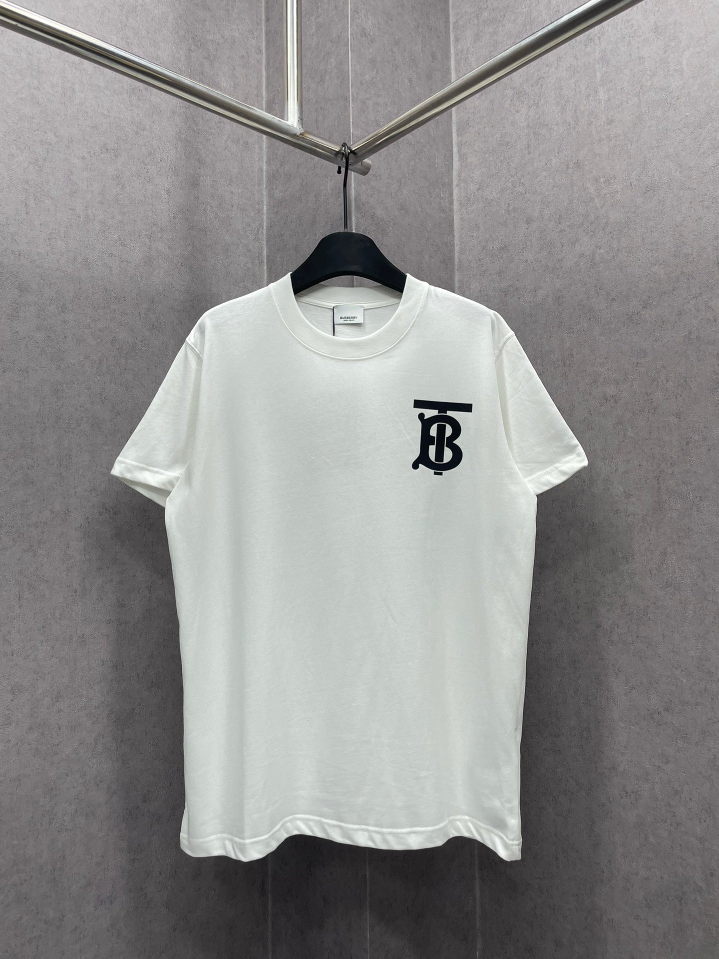 LuxluxHouse Burberry T-shirt NO.1