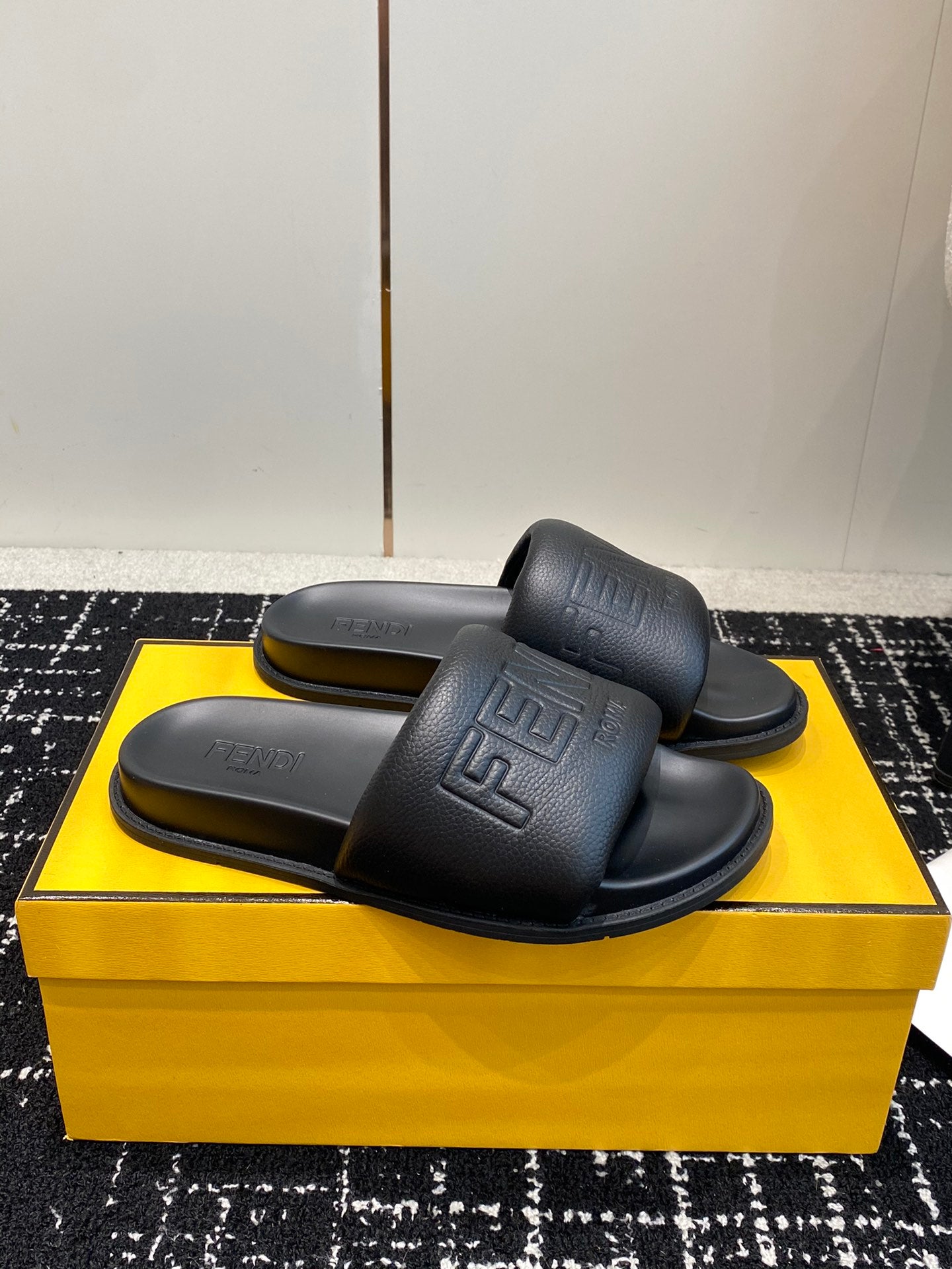 LuxluxHouse Best Quality Sandals Fendi