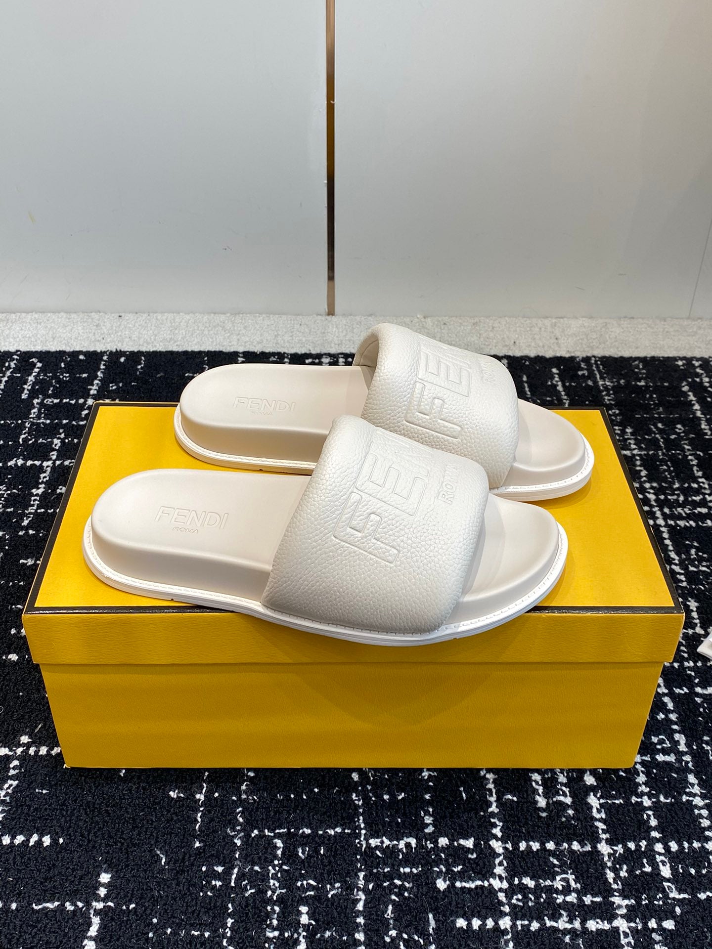 LuxluxHouse Best Quality Sandals Fendi