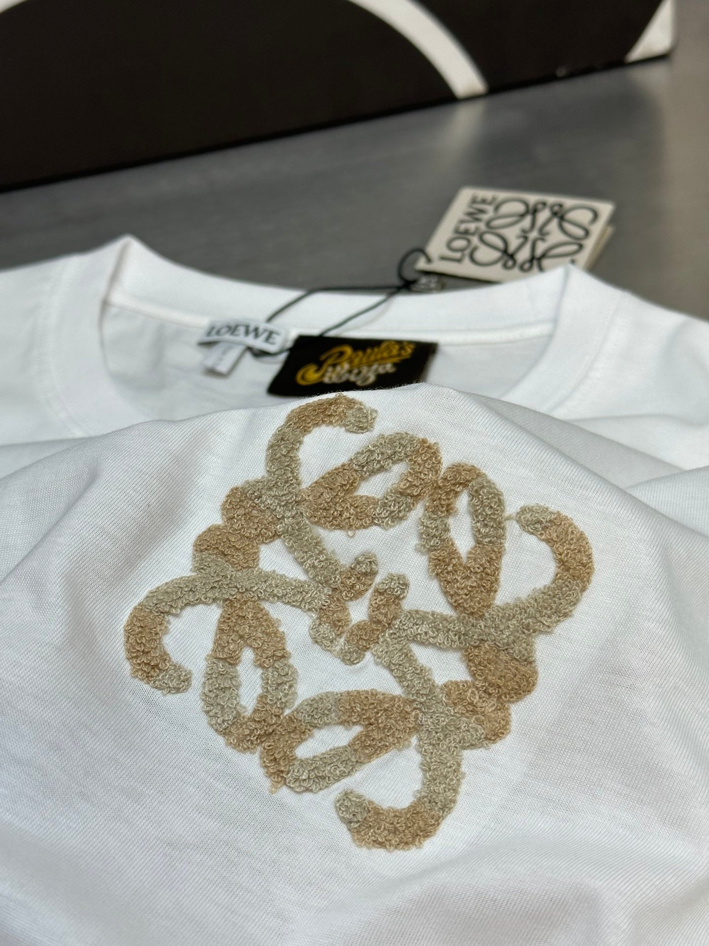 LuxluxHouse Best Quality Clothes T-shirt Loewe