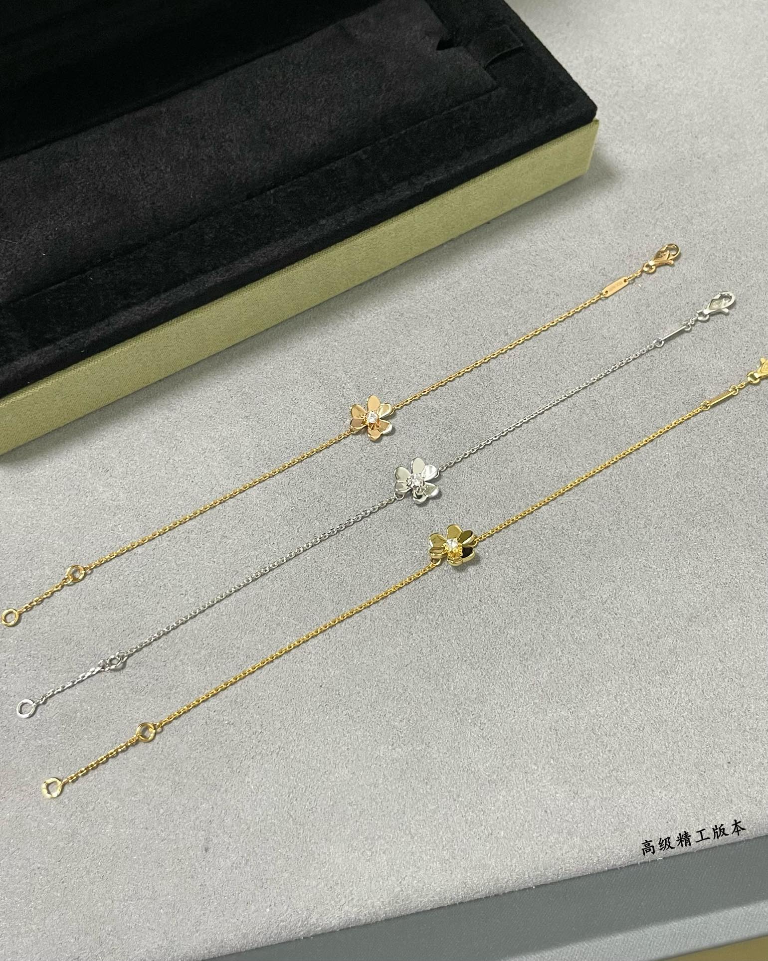 LuxluxHouse Best Quality Accessories Van Cleef & Arpels