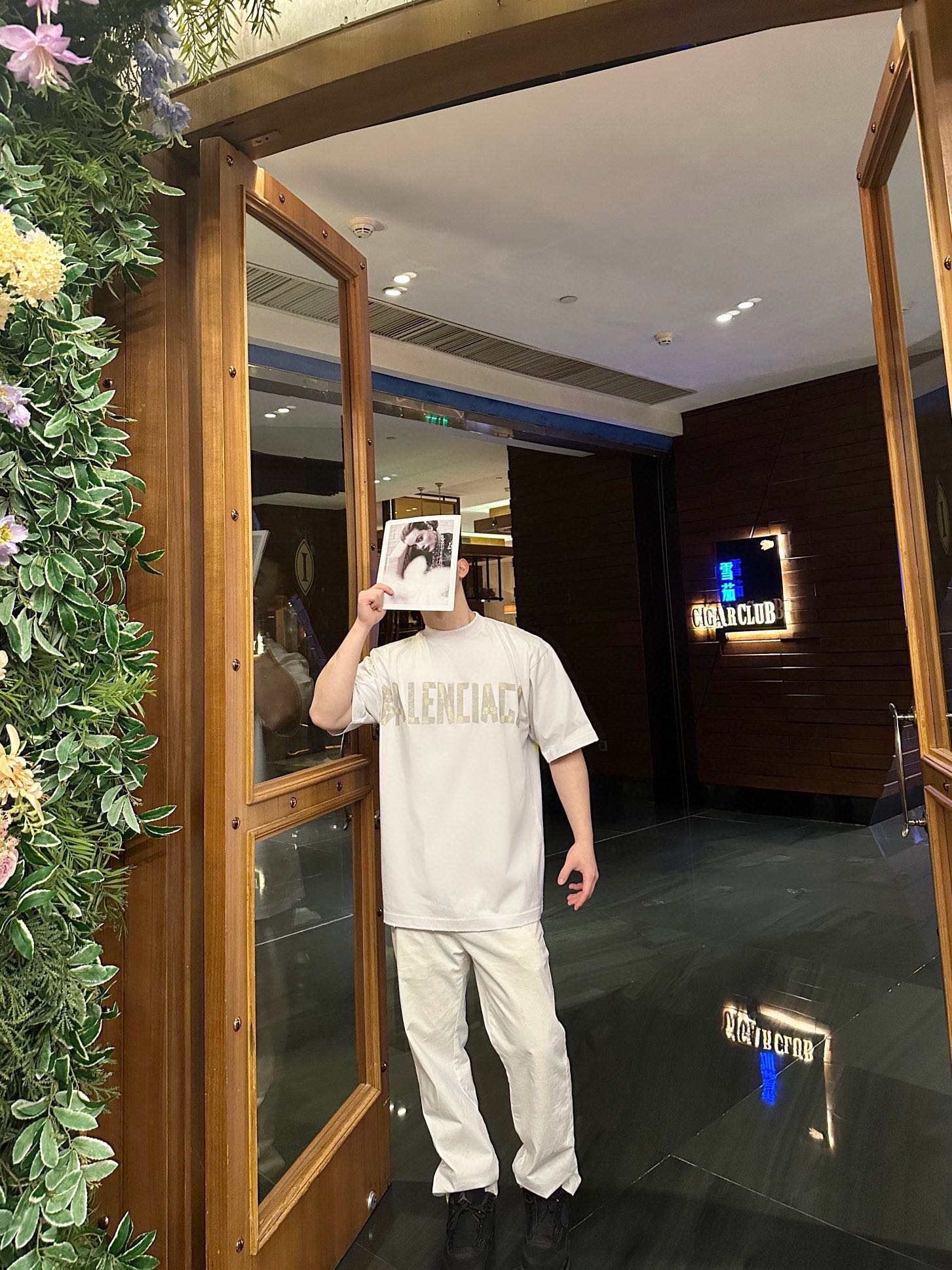 LuxluxHouse Best Quality Clothes Balenciaga T-shirt