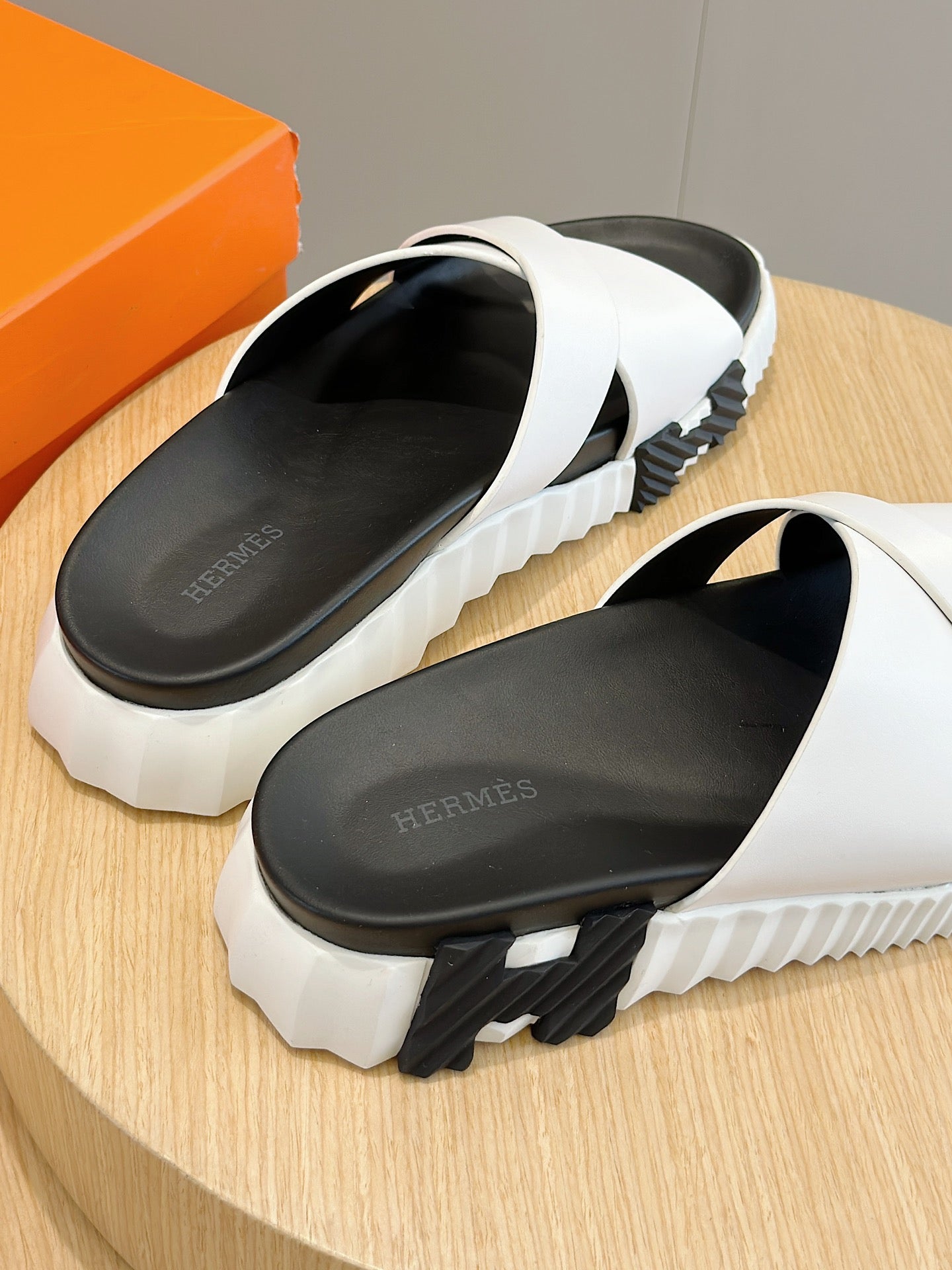 LuxluxHouse Best Quality Sandals Hermes