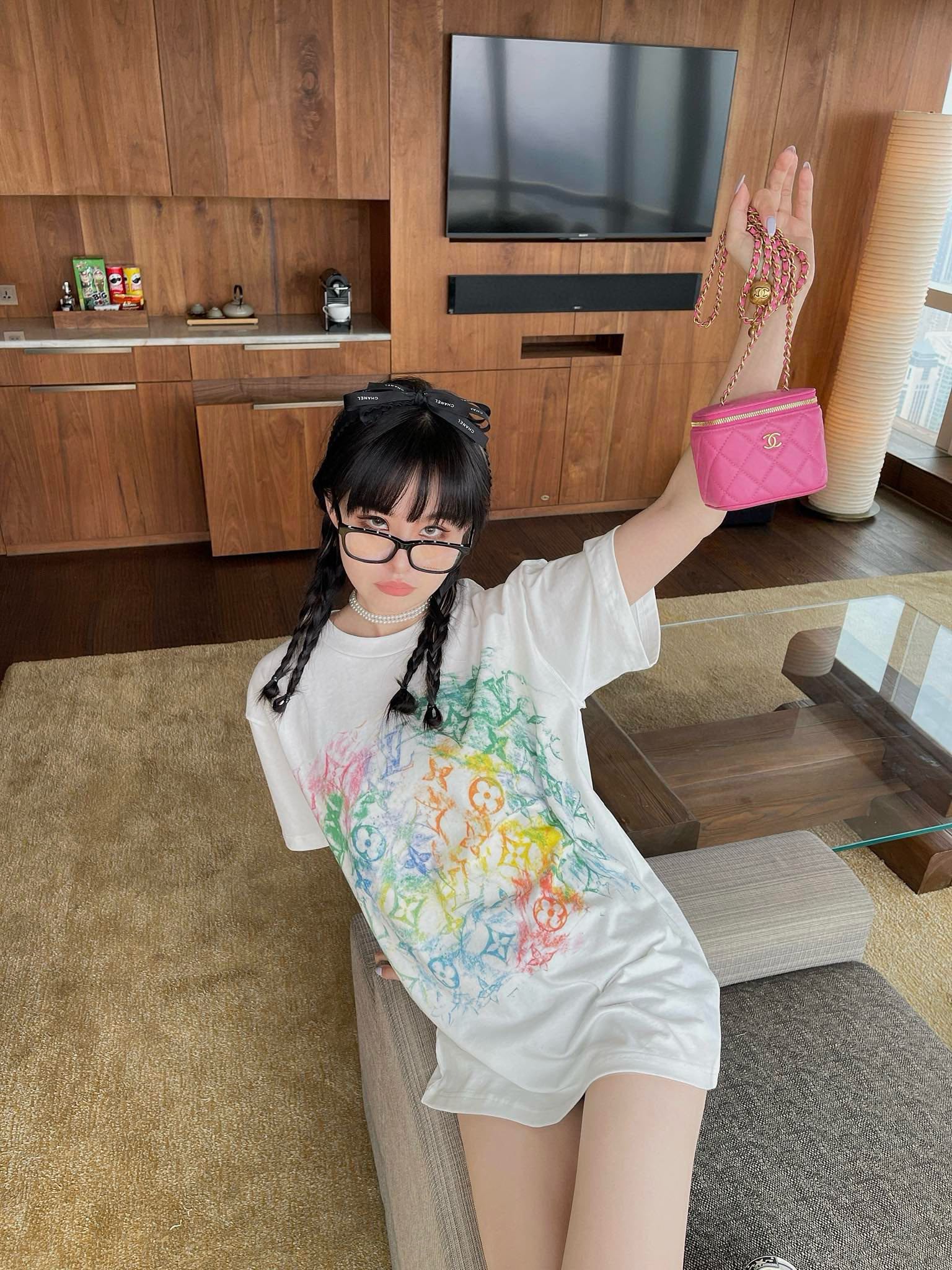 LuxluxHouse Best Quality Clothes T-shirt Louis Vuitton