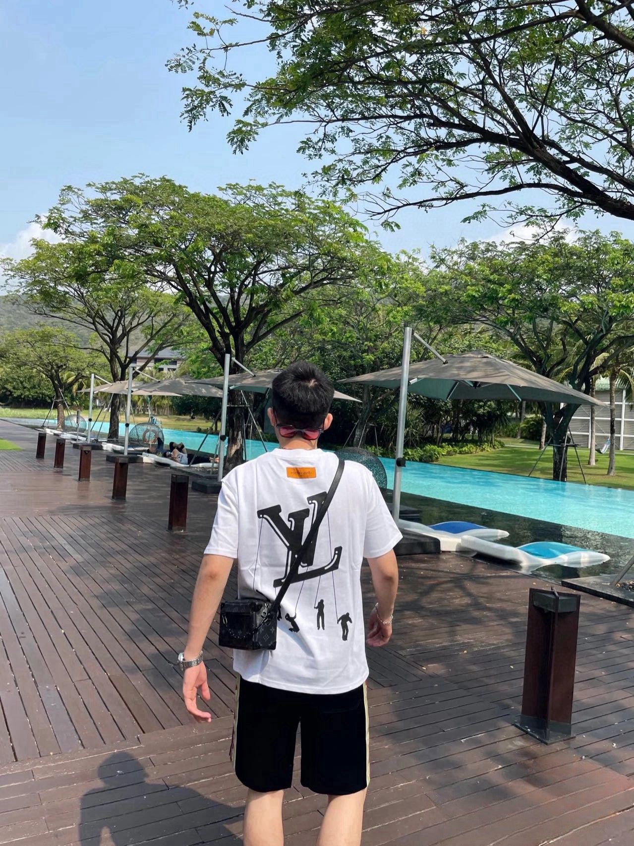 LuxluxHouse Best Quality Clothes T-shirt Louis Vuitton