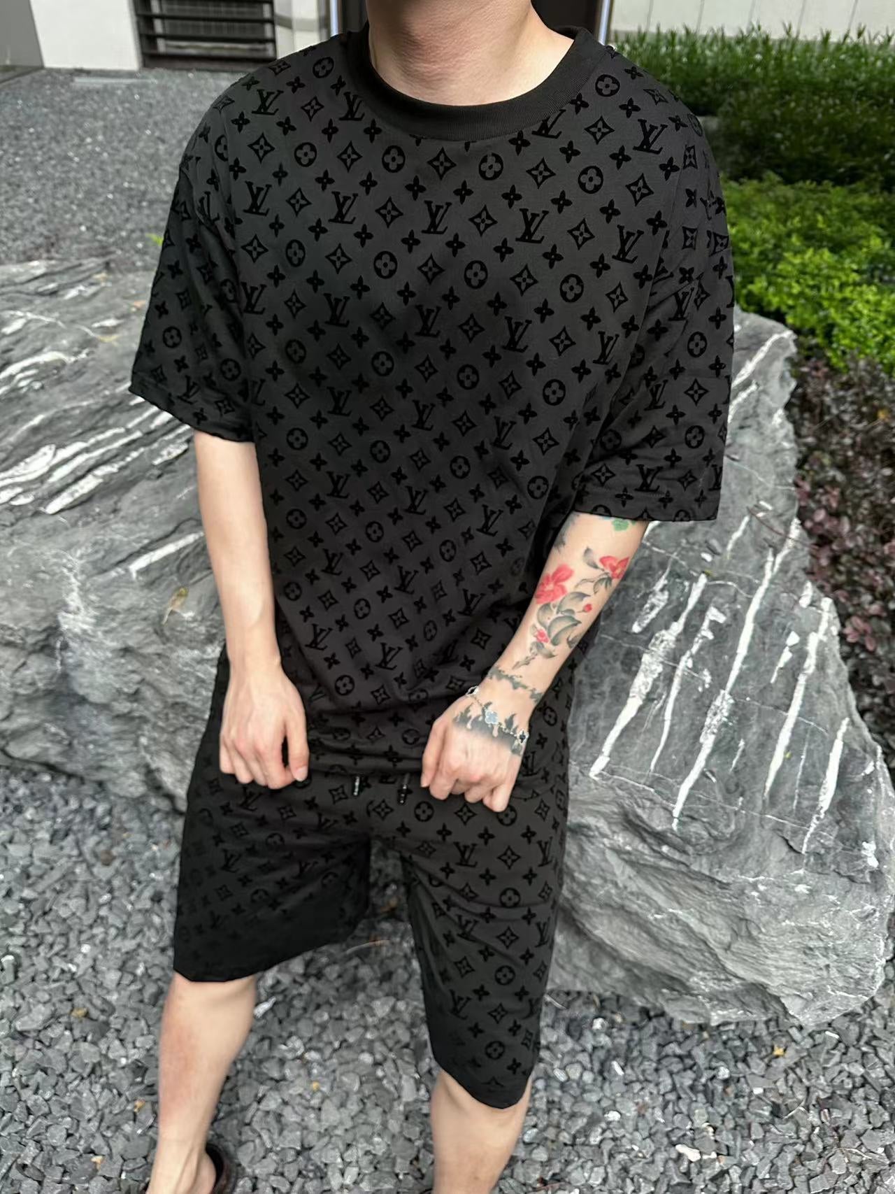 LuxluxHouse Best Quality Clothes T-shirt Louis Vuitton