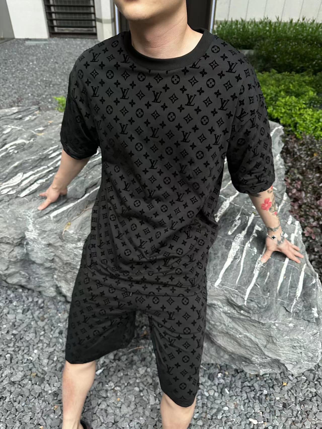 LuxluxHouse Best Quality Clothes T-shirt Louis Vuitton