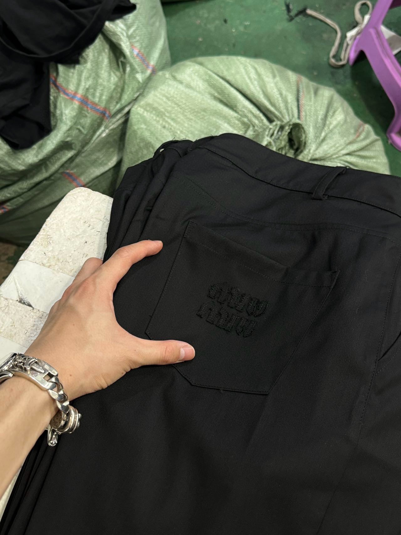 LuxluxHouse Best Quality Clothes Miu Miu Pants