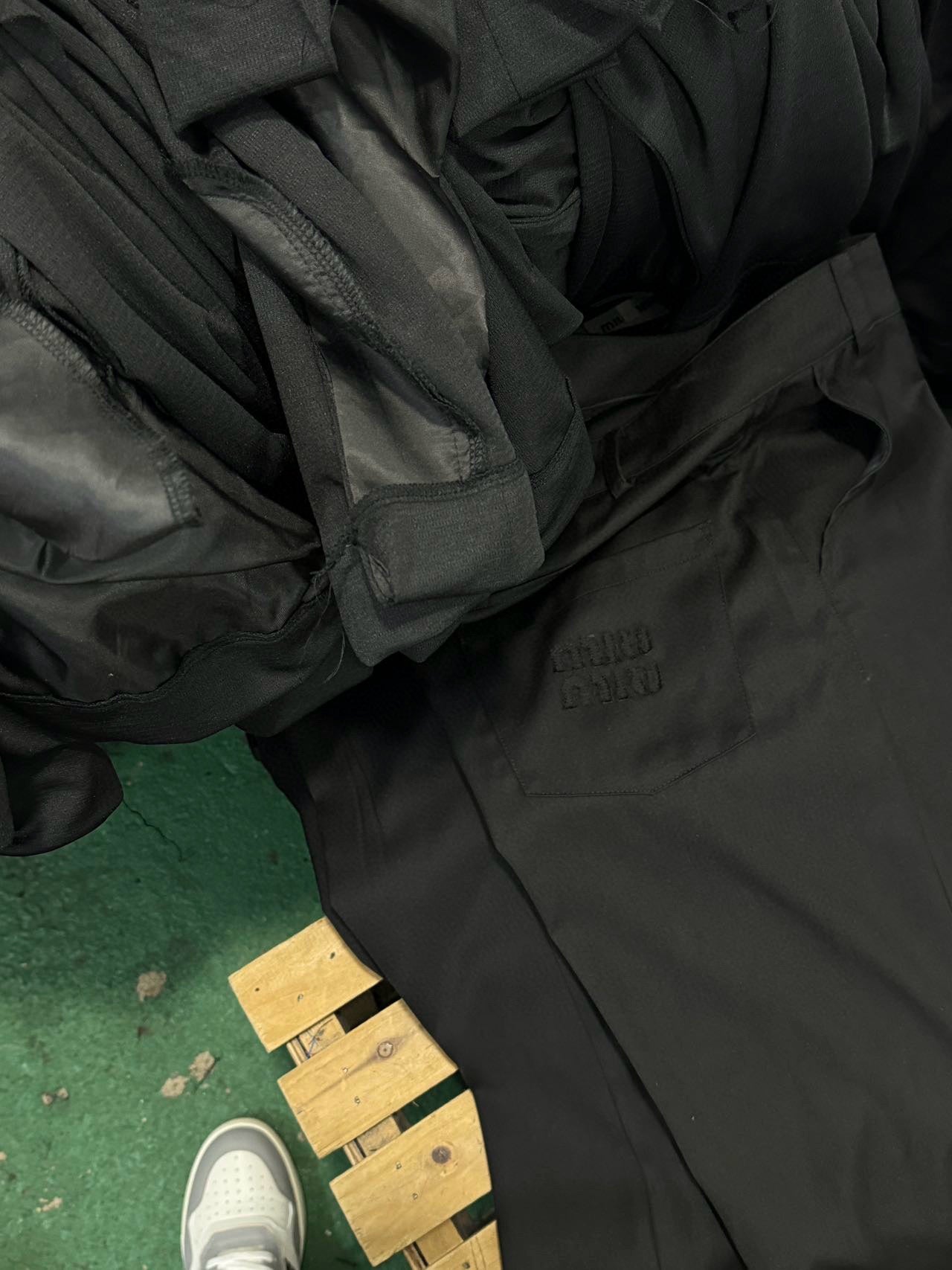 LuxluxHouse Best Quality Clothes Miu Miu Pants
