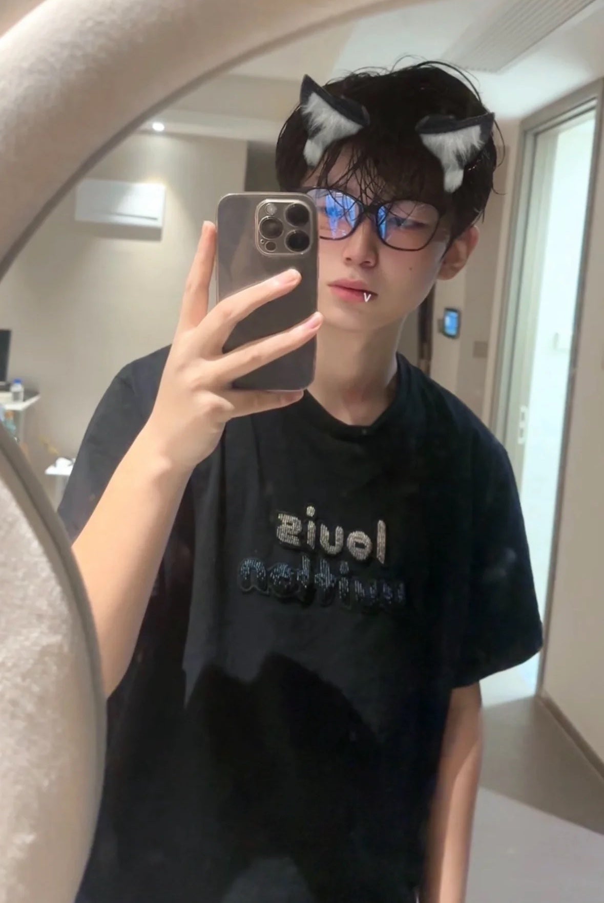 LuxluxHouse Best Quality Clothes T-shirt Louis Vuitton