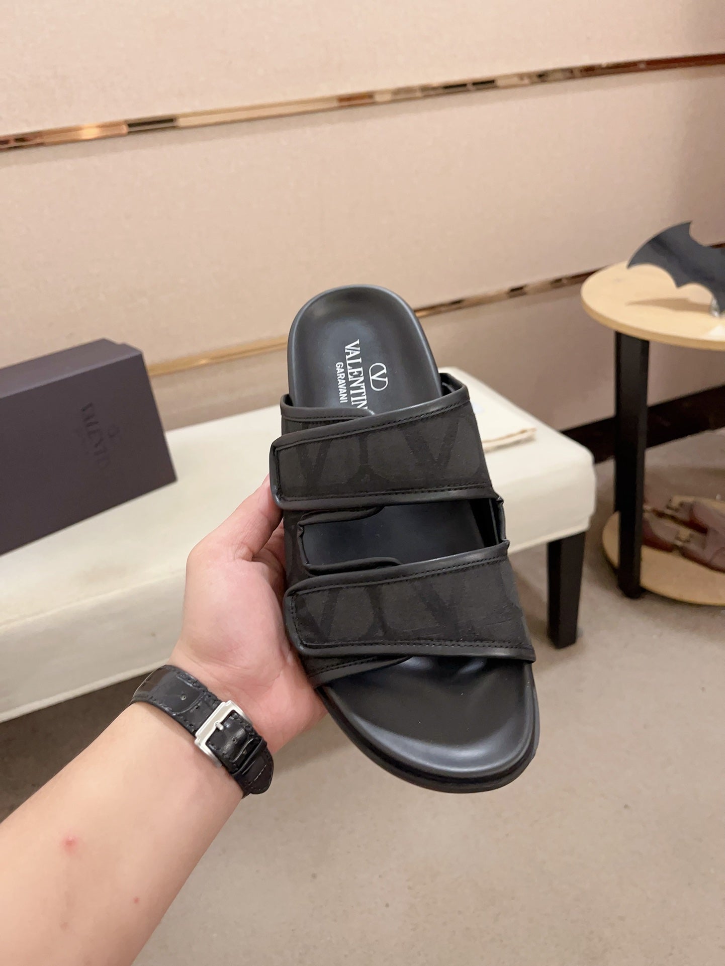 LuxluxHouse Best Quality Sandals Valentino