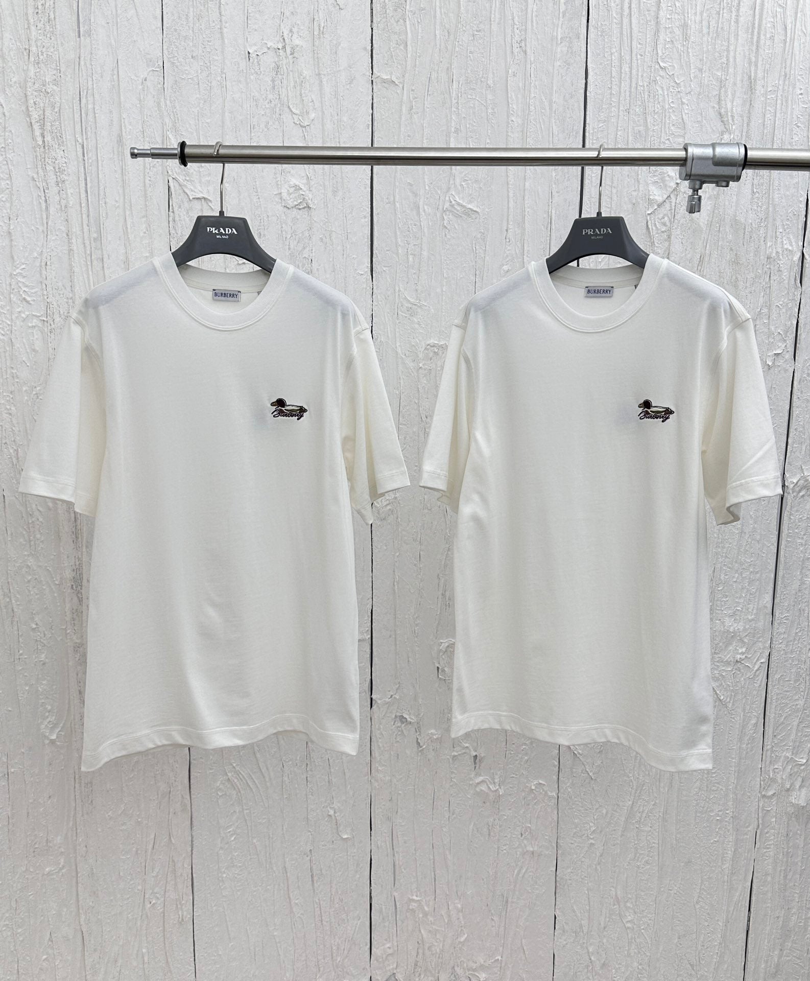 LuxluxHouse Burberry T-shirt NO.1