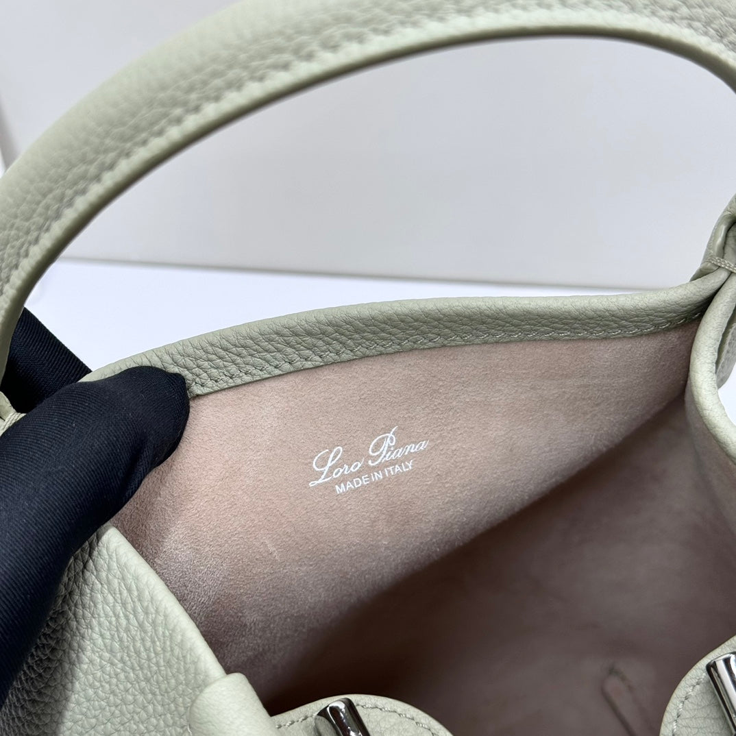 LuxluxHouse Best Quality Bags Loro Piana Women
