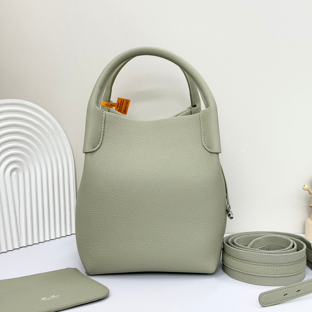 LuxluxHouse Best Quality Bags Loro Piana Women