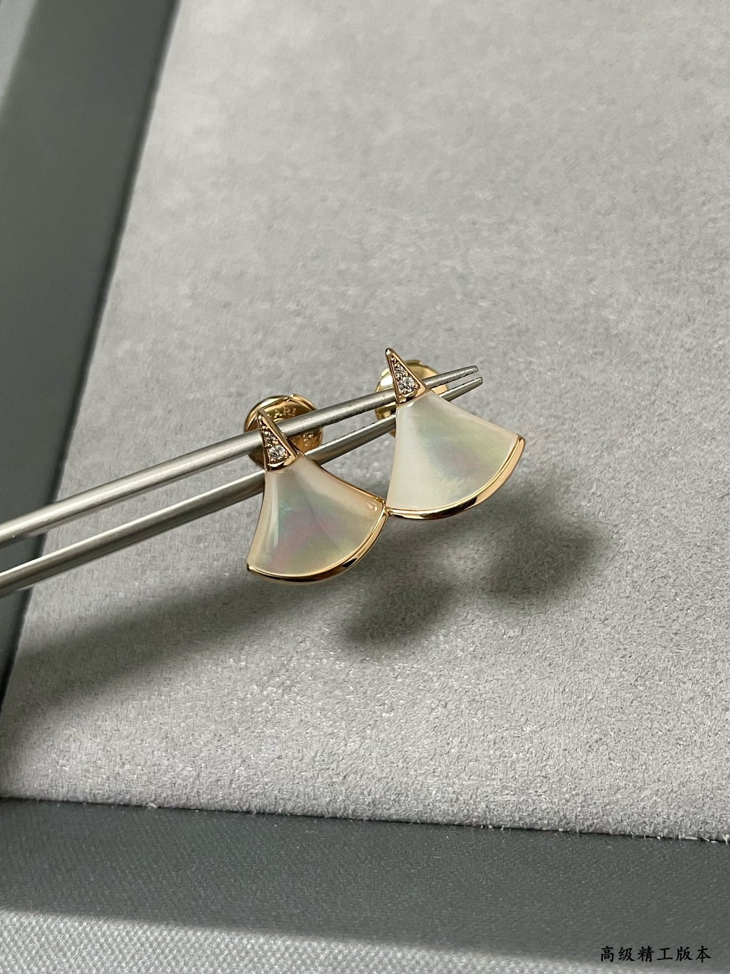 LuxluxHouse Best Quality Accessories Earrings Earrings Bvlgari