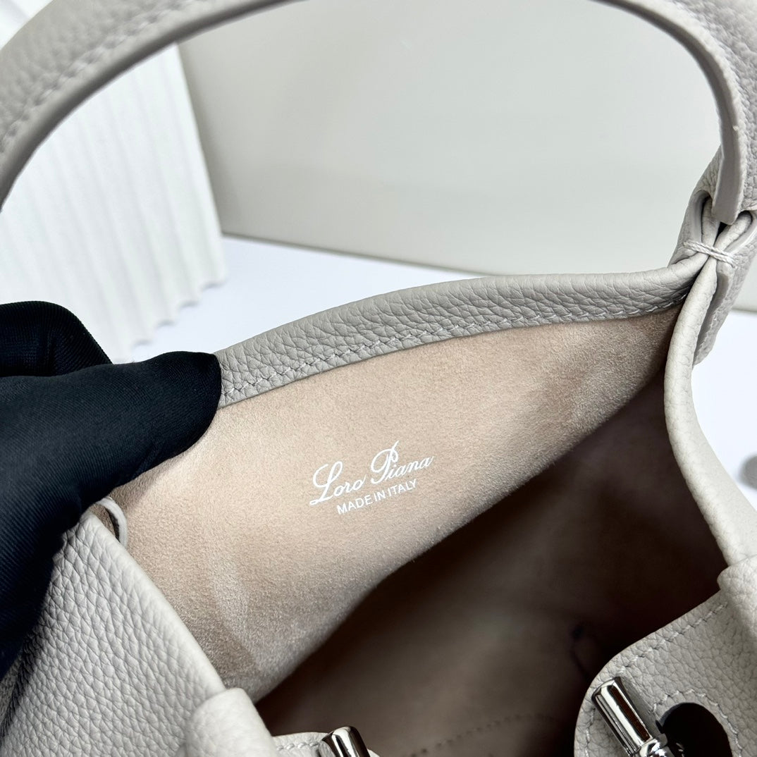 LuxluxHouse Best Quality Bags Loro Piana Women