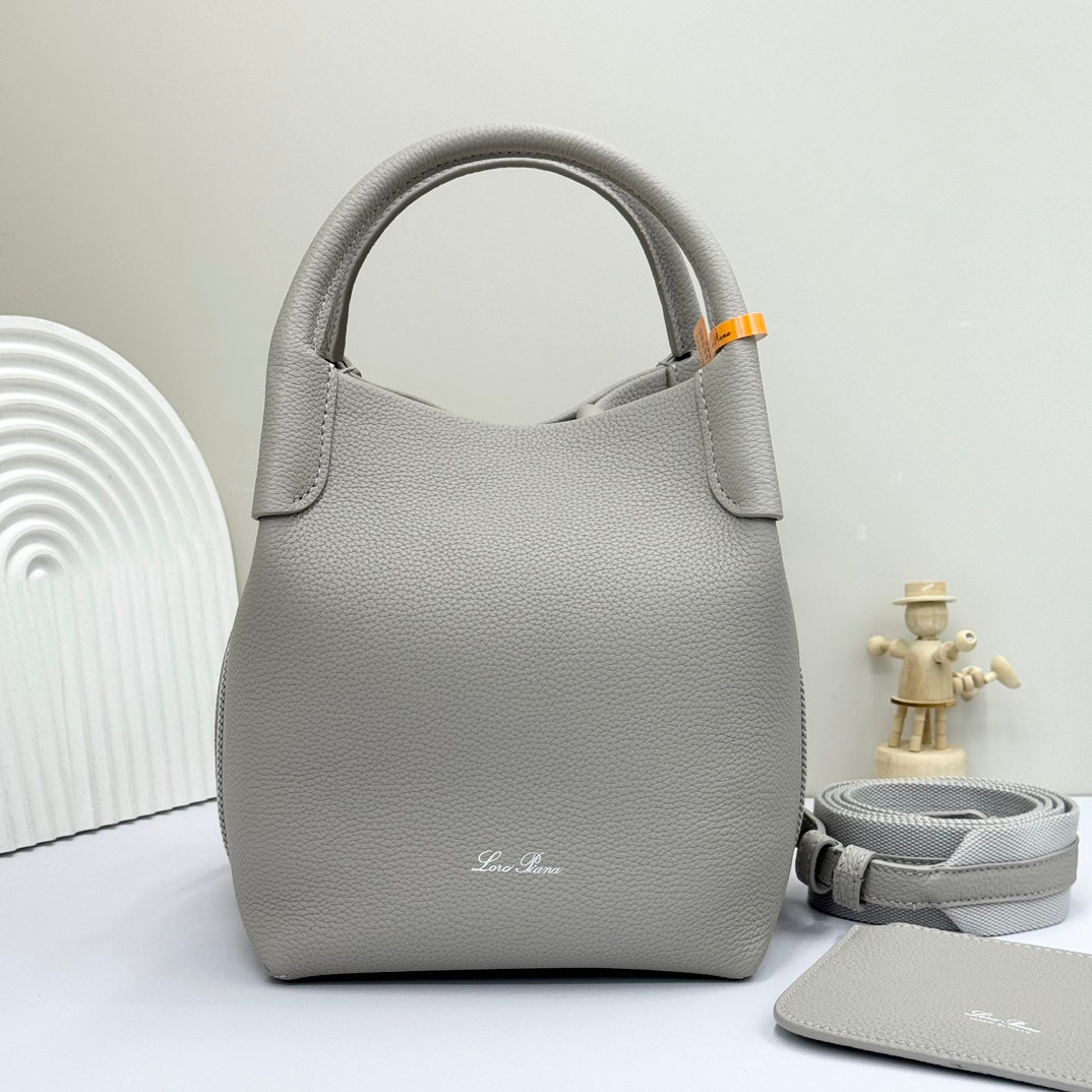 LuxluxHouse Best Quality Bags Loro Piana Women