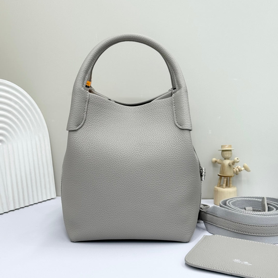LuxluxHouse Best Quality Bags Loro Piana Women